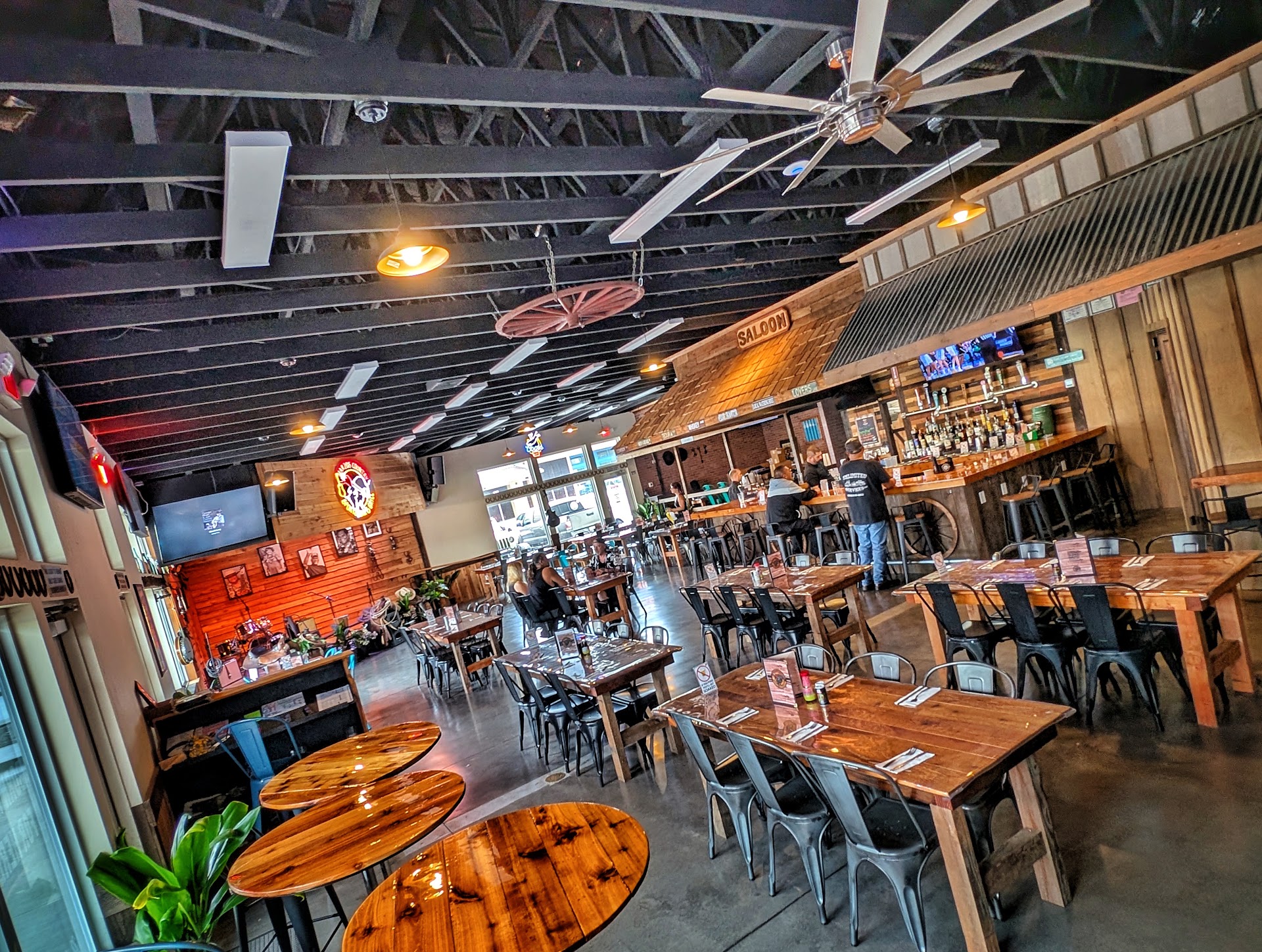 Marzo's Country Sports Bar & Grill