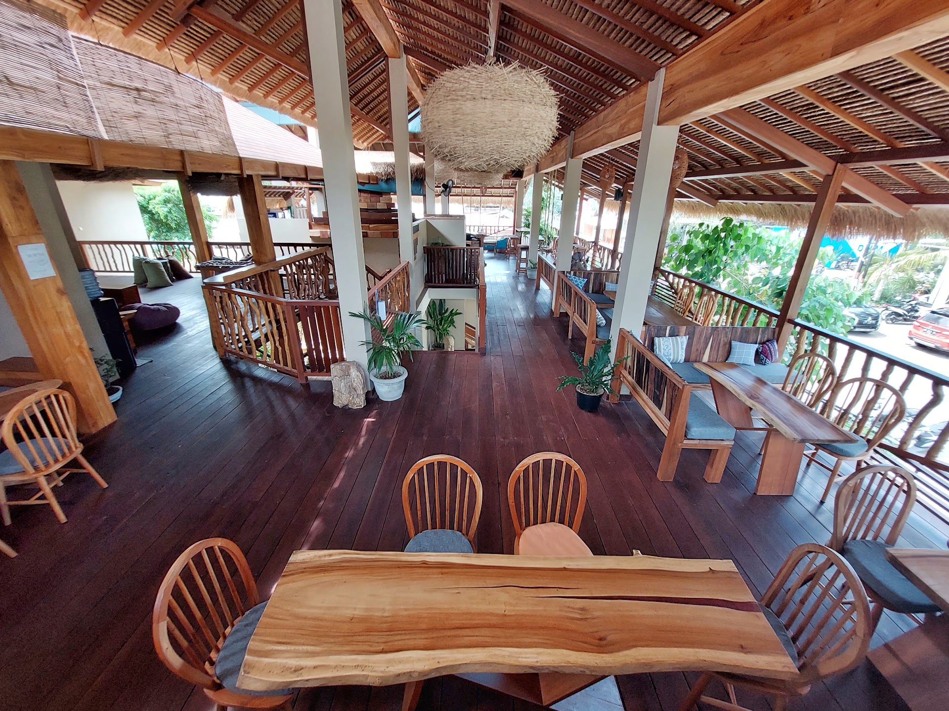 Treehouse Restaurant & Bar Kuta Lombok
