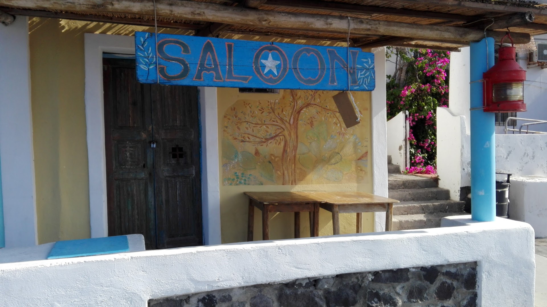 Filicudi Saloon
