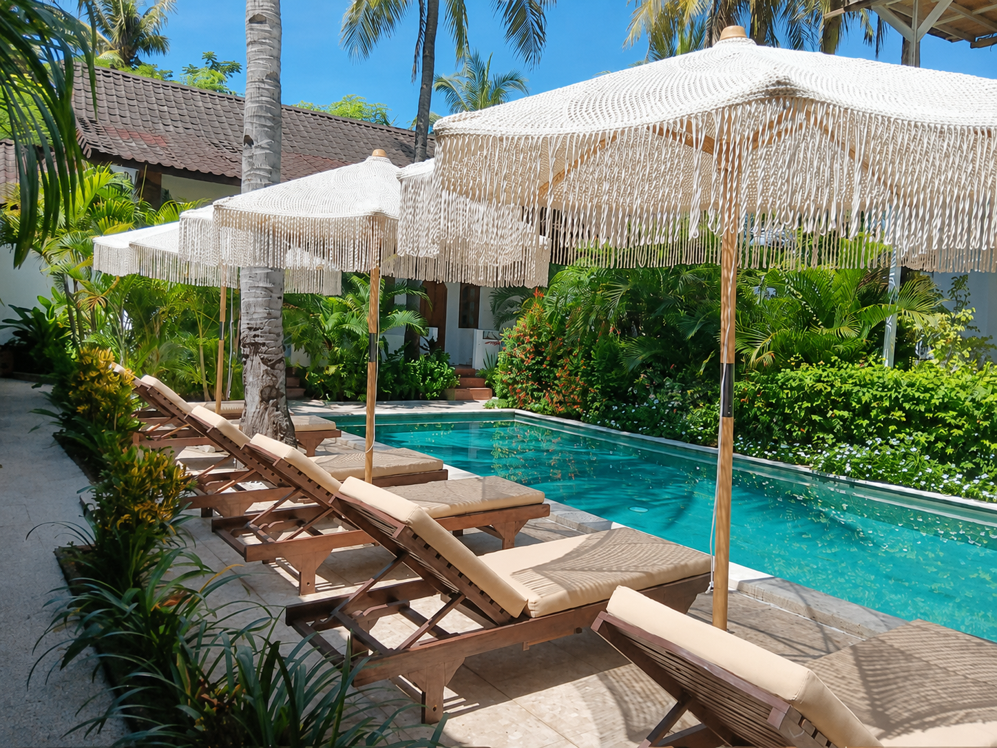 White Coconut Resort
