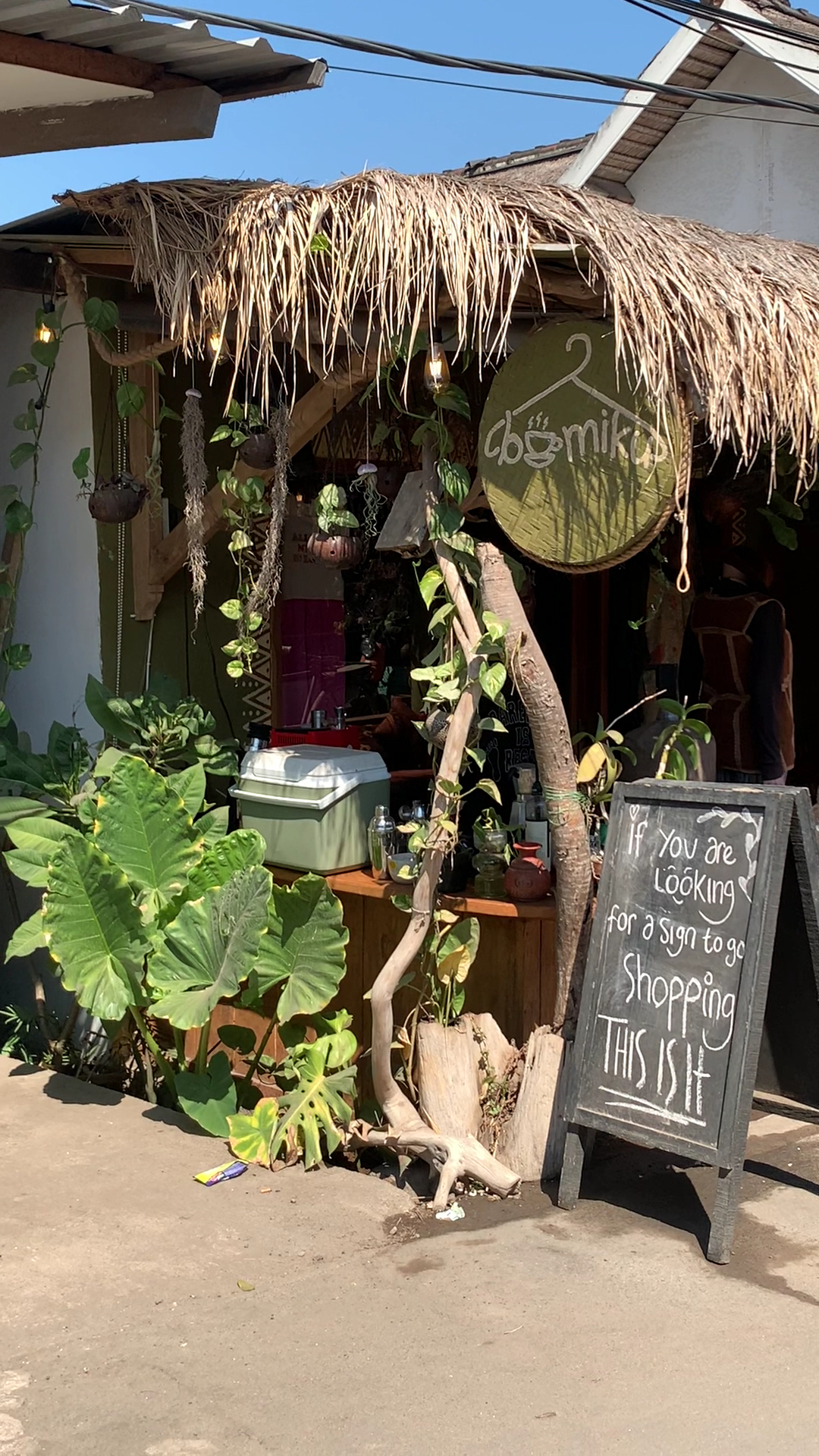 Bumiku vintage + coffee bar