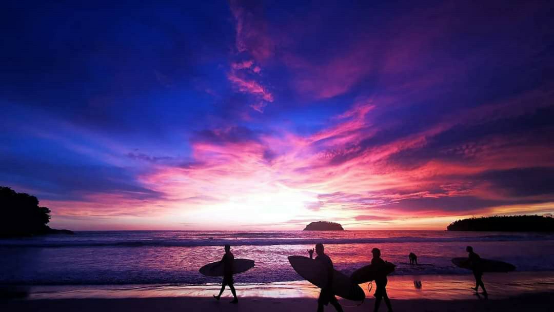Surf Lessons in Phi Phi Don