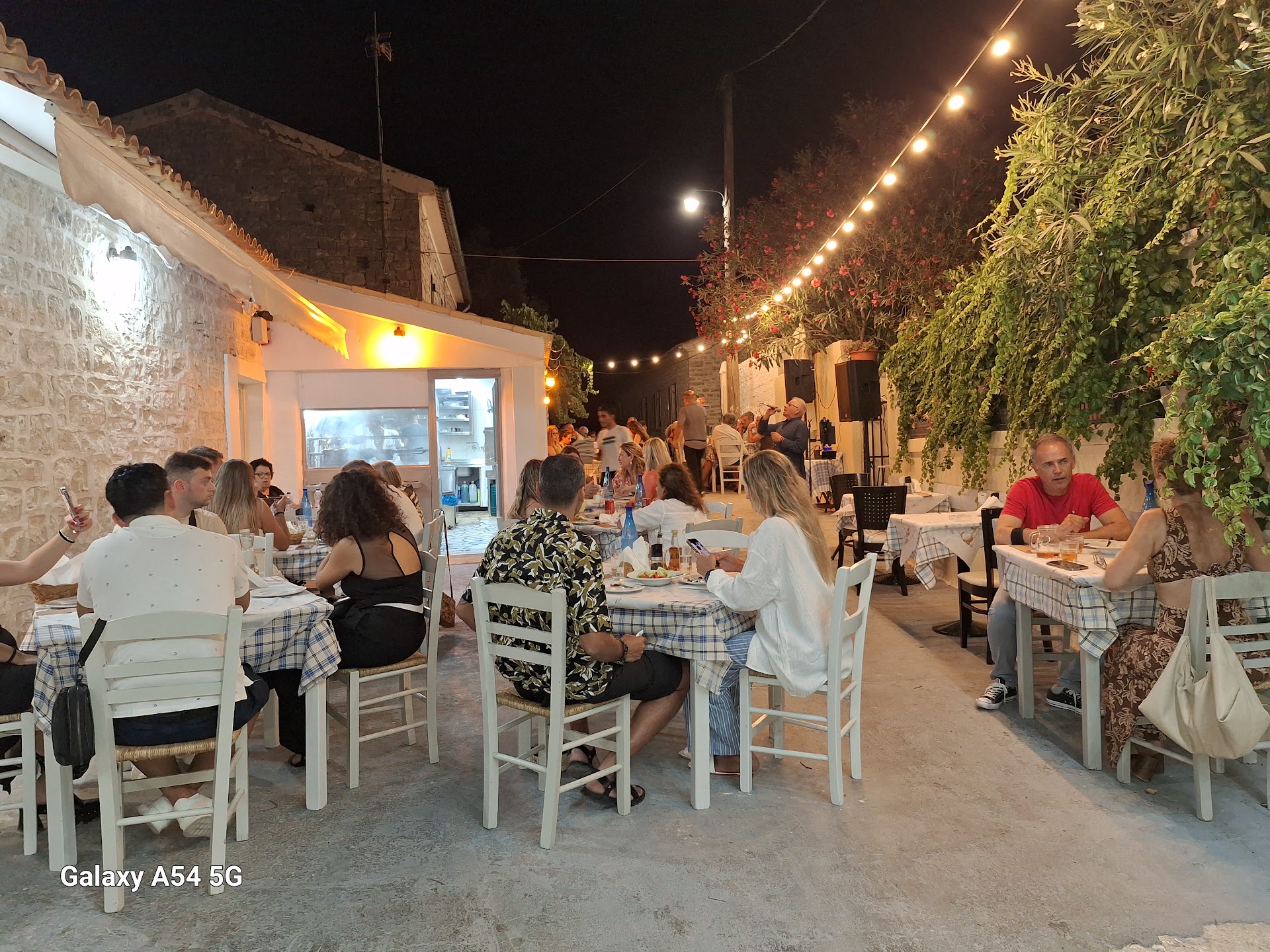 Lilas Tavern