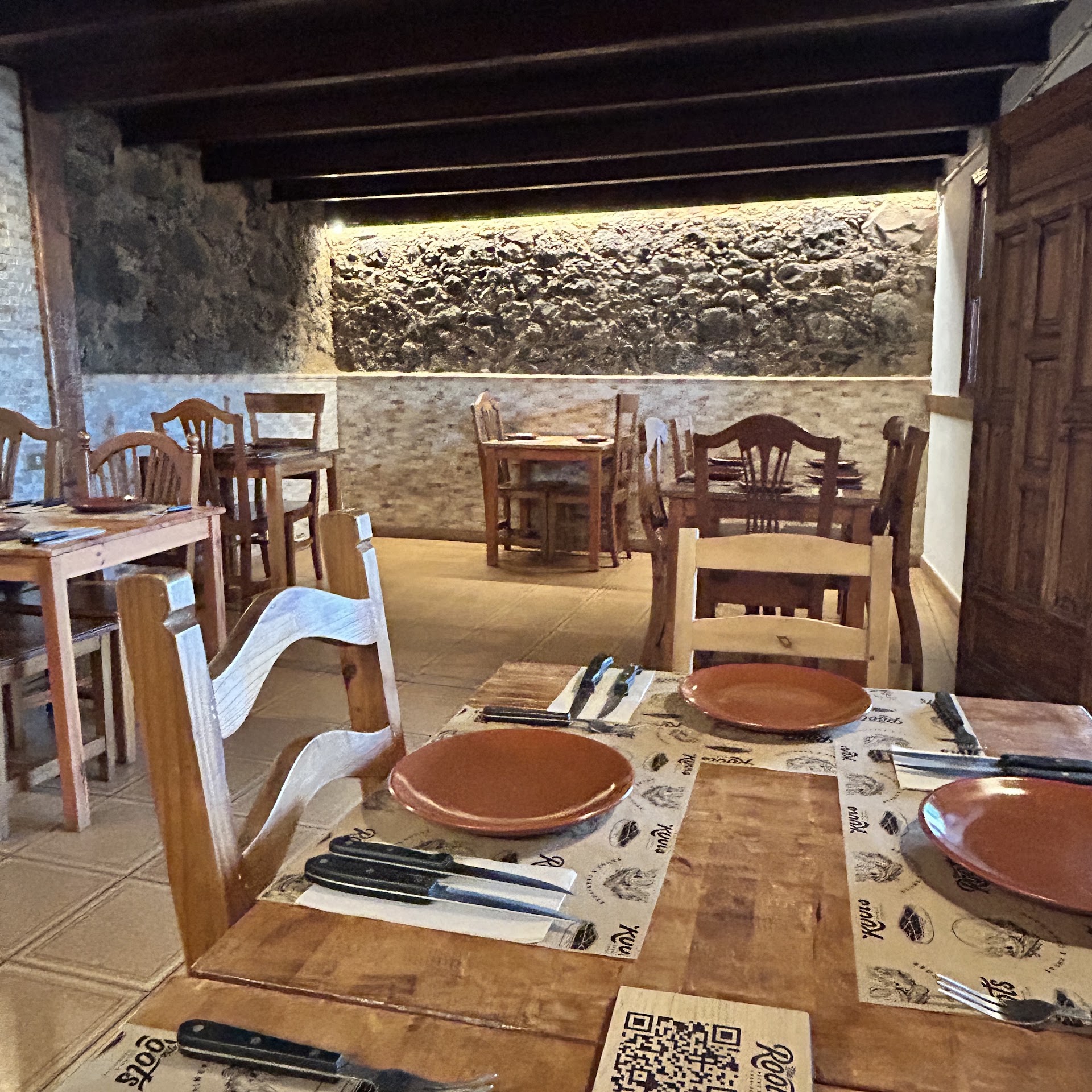 THE ROOTS RESTAURANTE