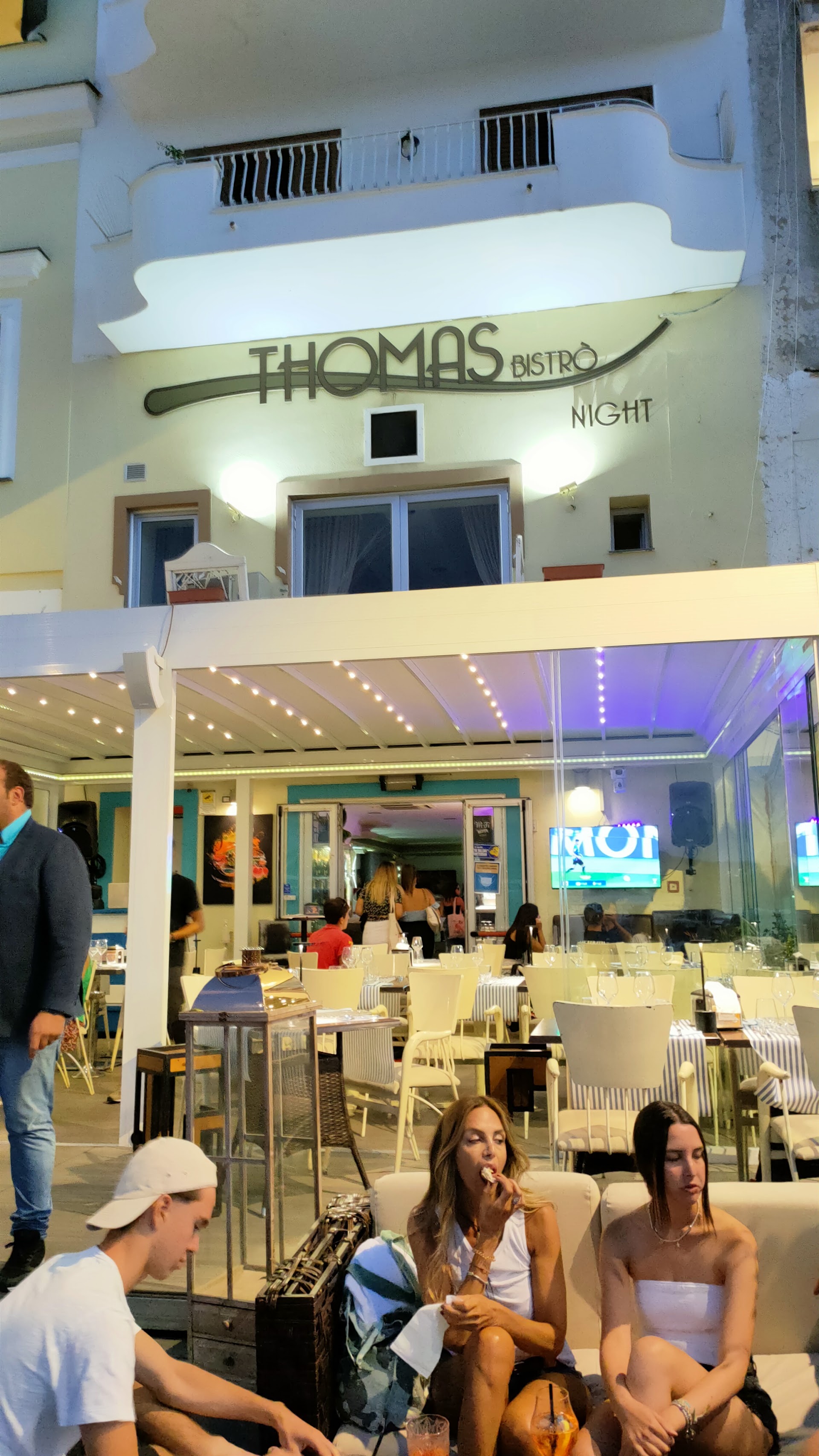 MONOLOCALE COCKTAIL BAR