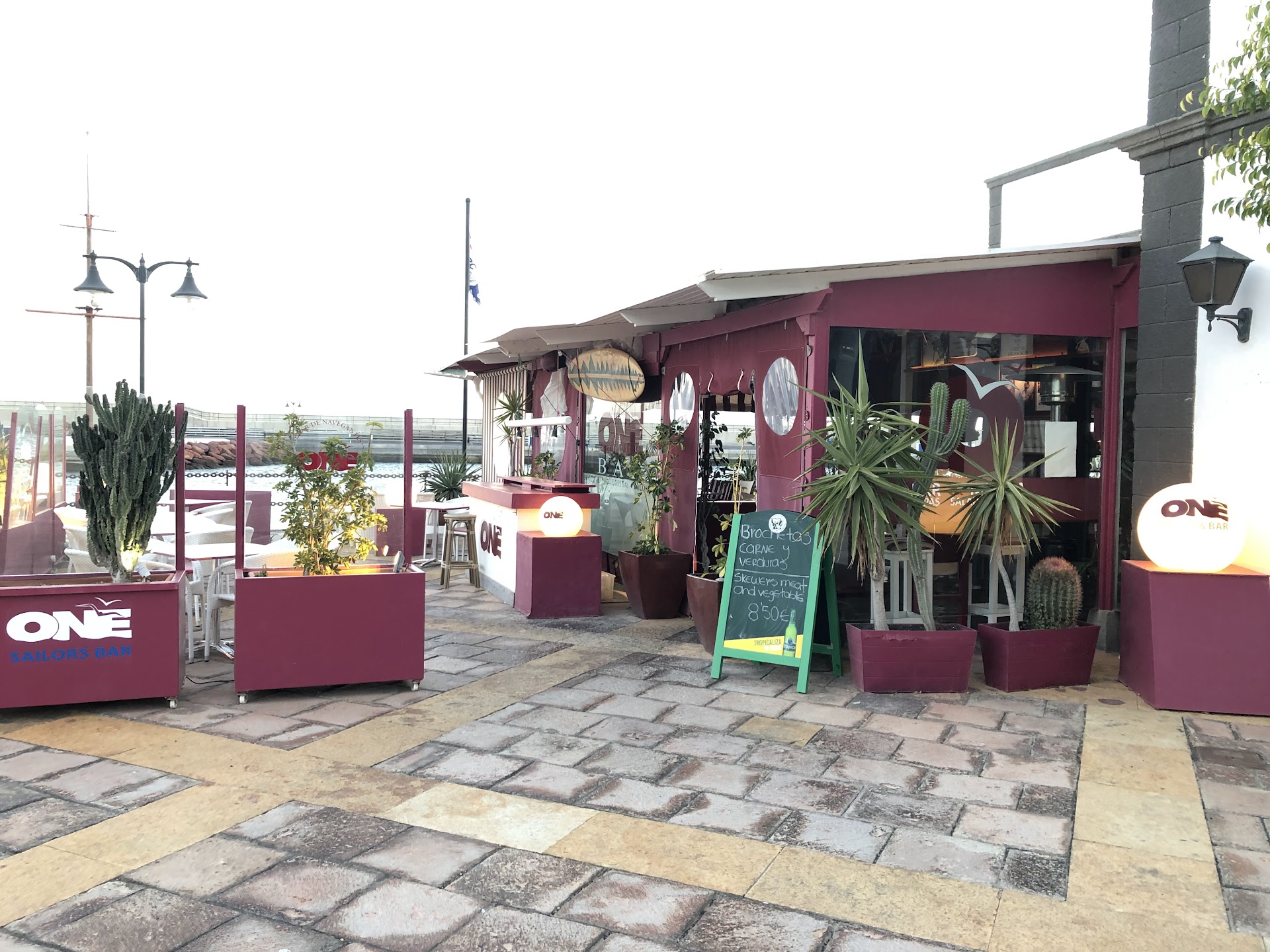 ONE Sailors Bar de Navegantes