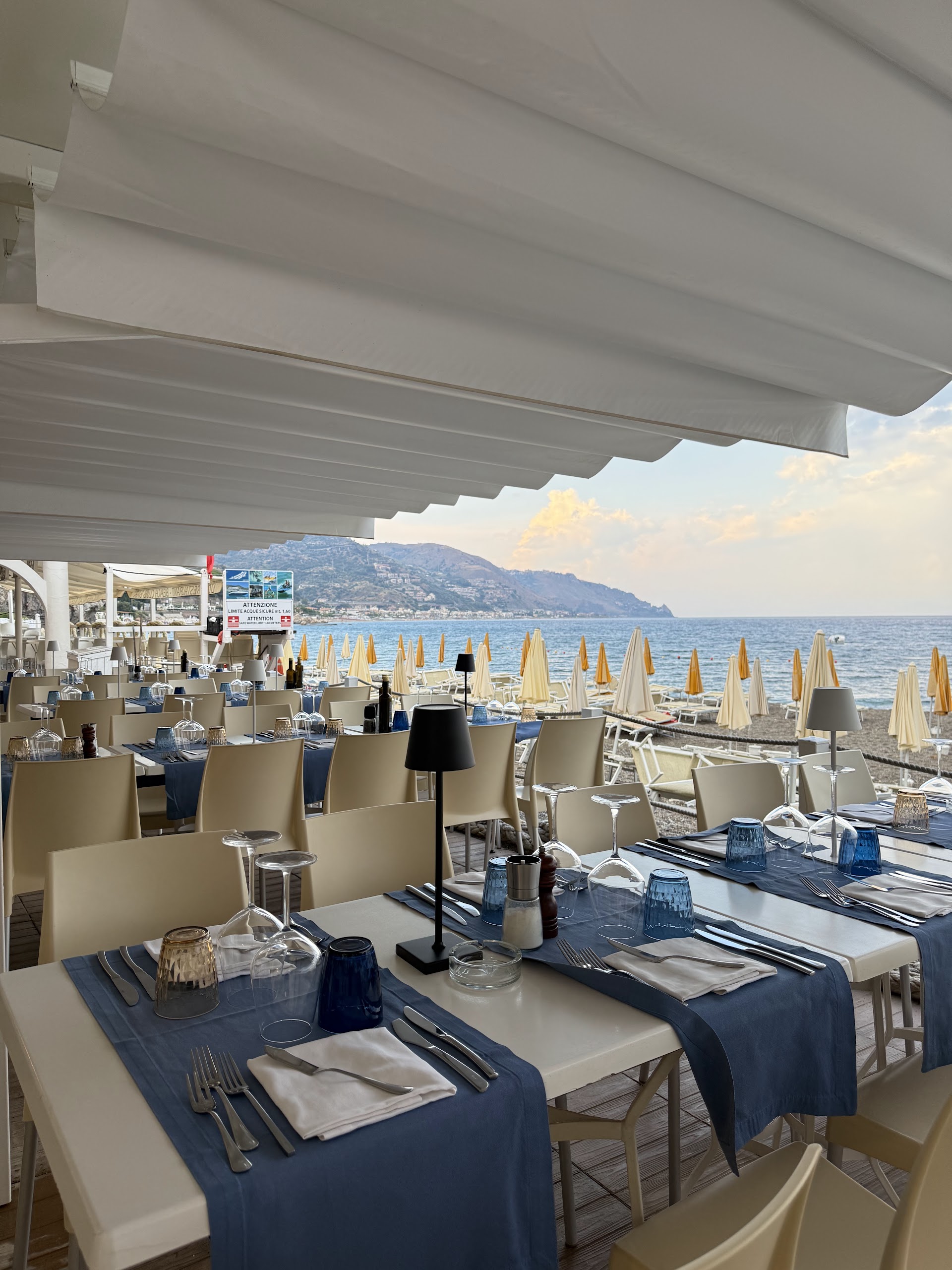 Caravella restaurant & beach club