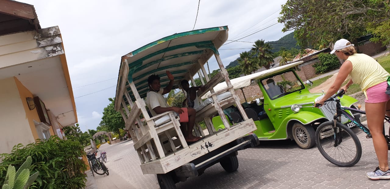 Banana La Digue Tours