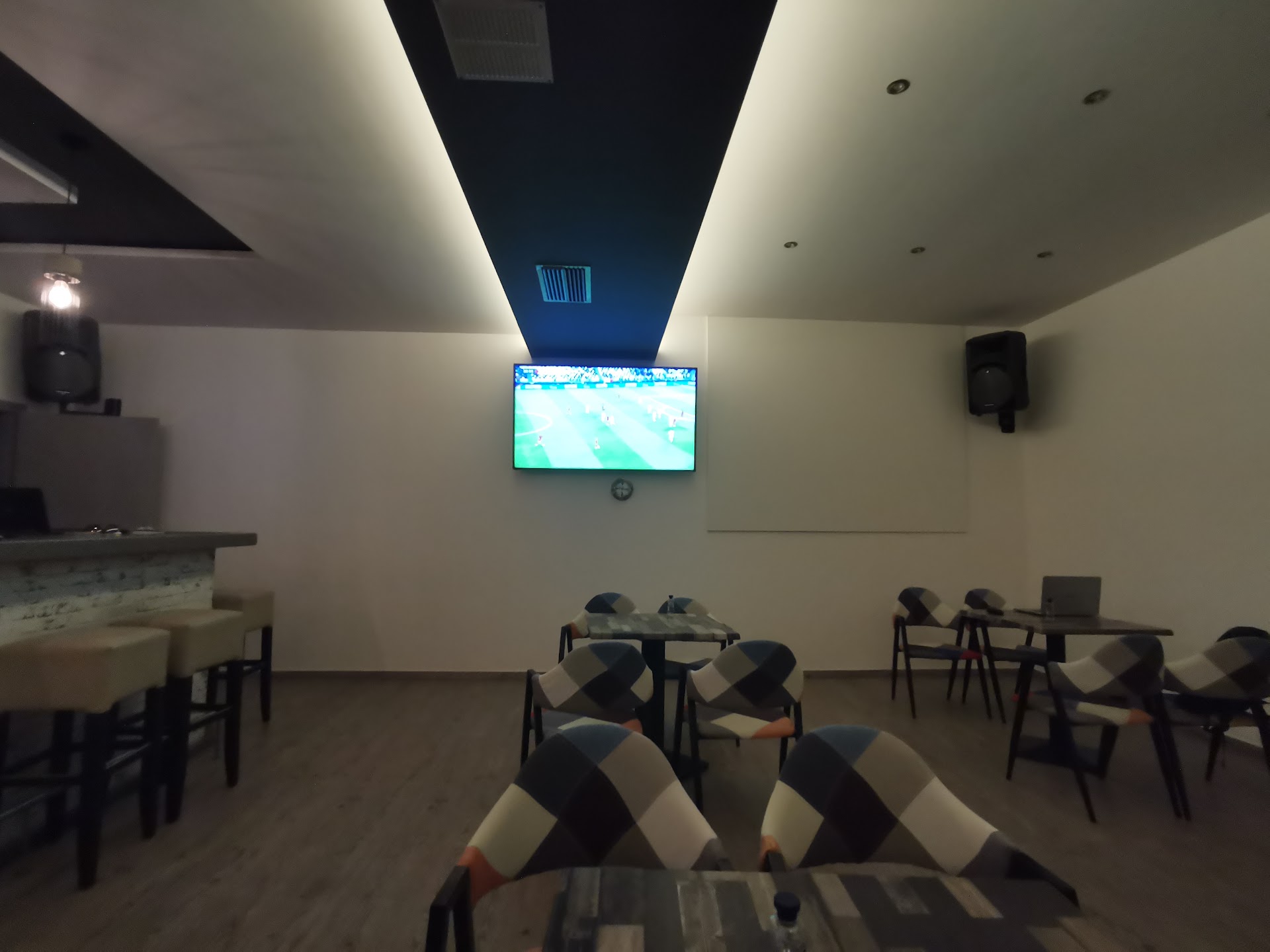 CORNER SPORT CAFE