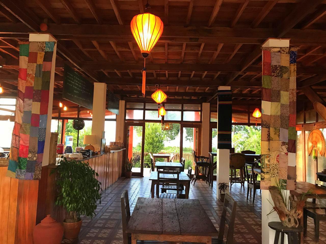 Guerrera restaurant and Rice Paddy Villas