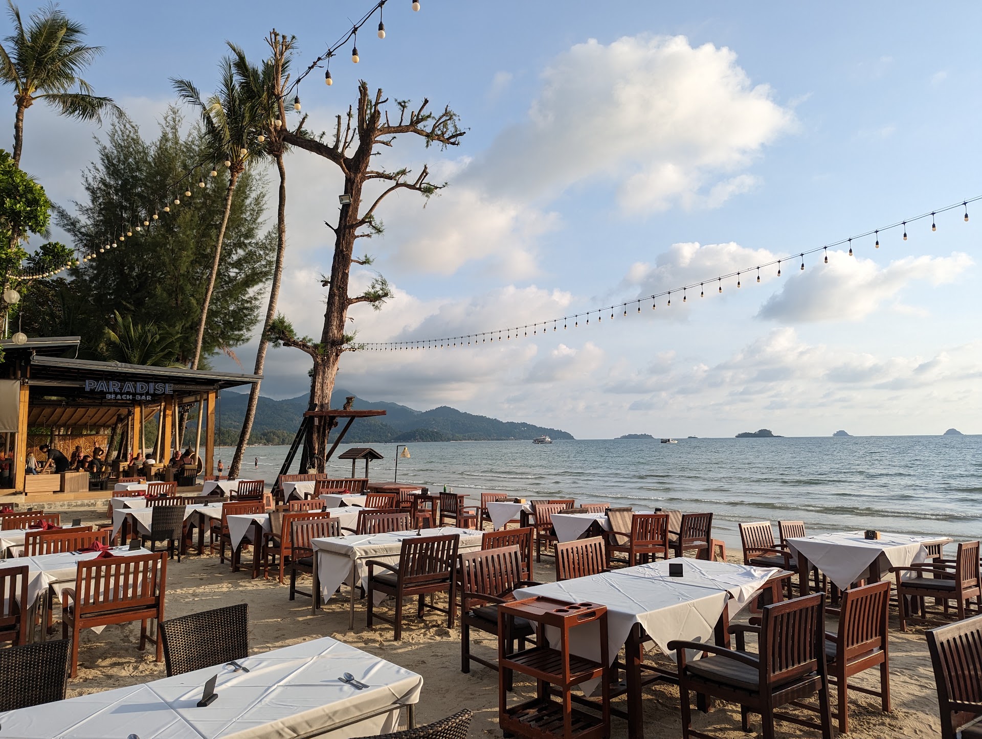 Paradise Beach Bar