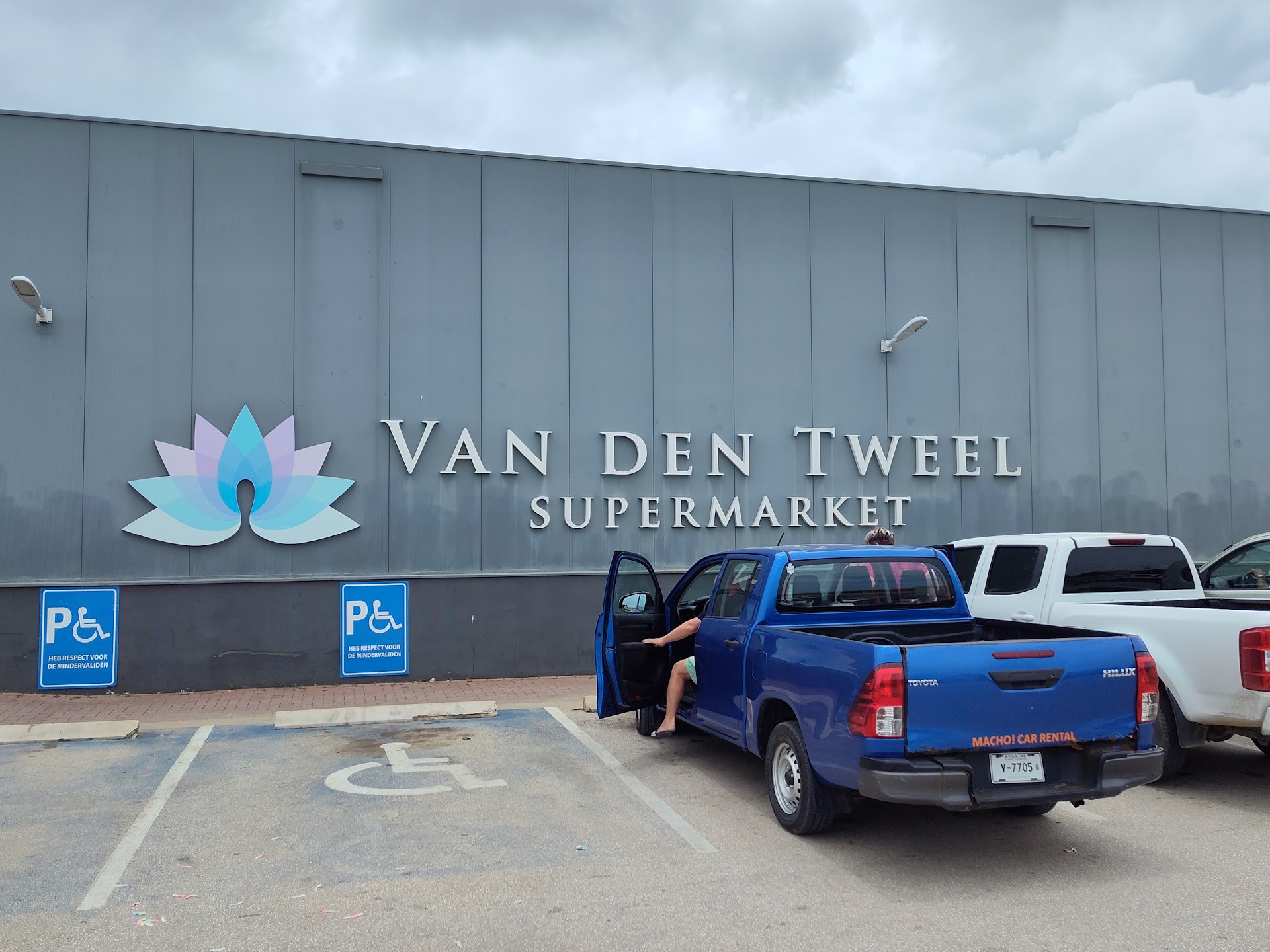 Van Den Tweel