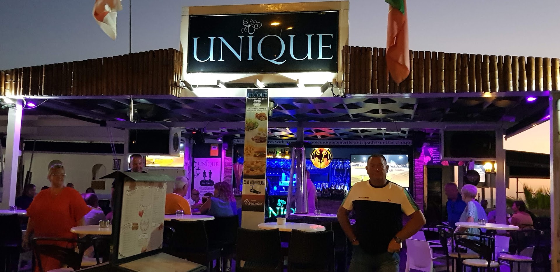 Unique Bar