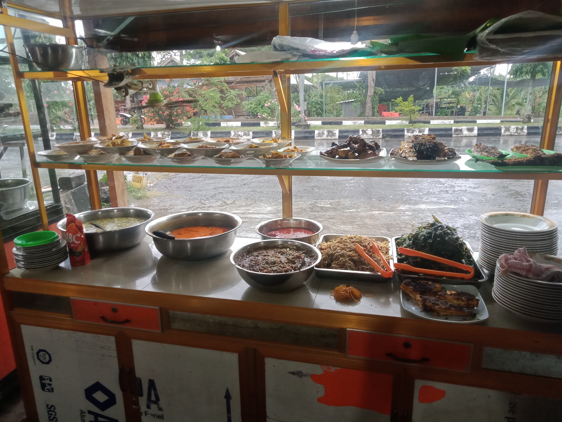 RUMAH MAKAN LAMBARONAJAYA.MASAKAN KHAS ACEH BESAR