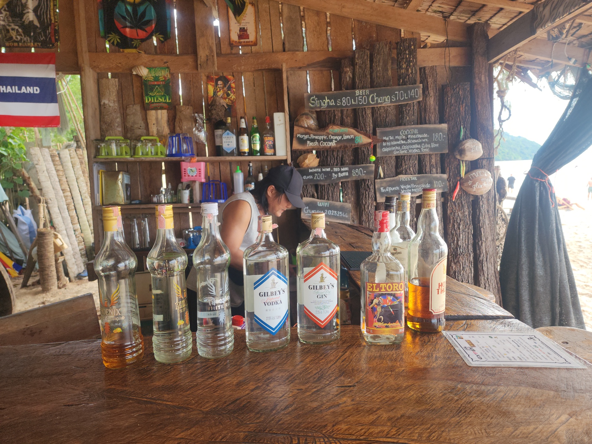 Nightclubs in Pasai Beach