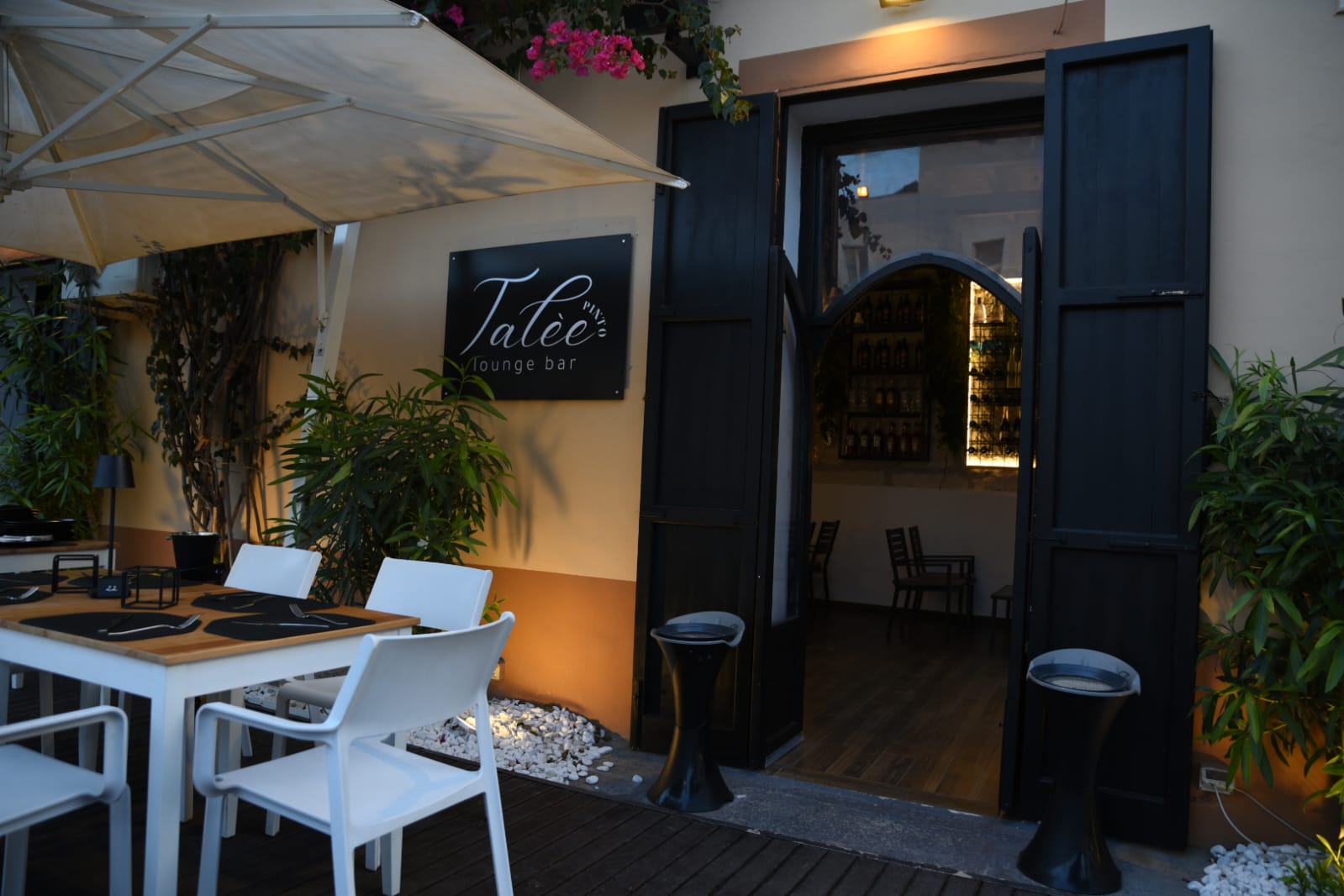 Talèe Pinto - lounge pub - musica - ristorante - cocktail -aperitivi