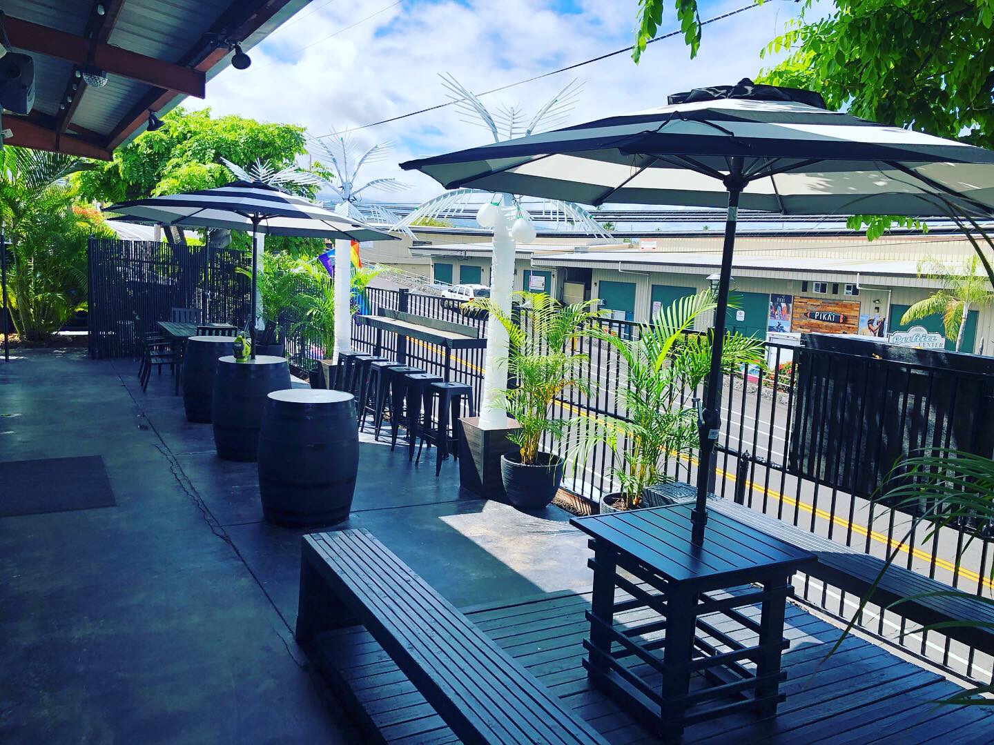 MY BAR KONA - LGBTQ Friendly DANCE, POOL TABLES, DRAG, DJS, KARAOKE