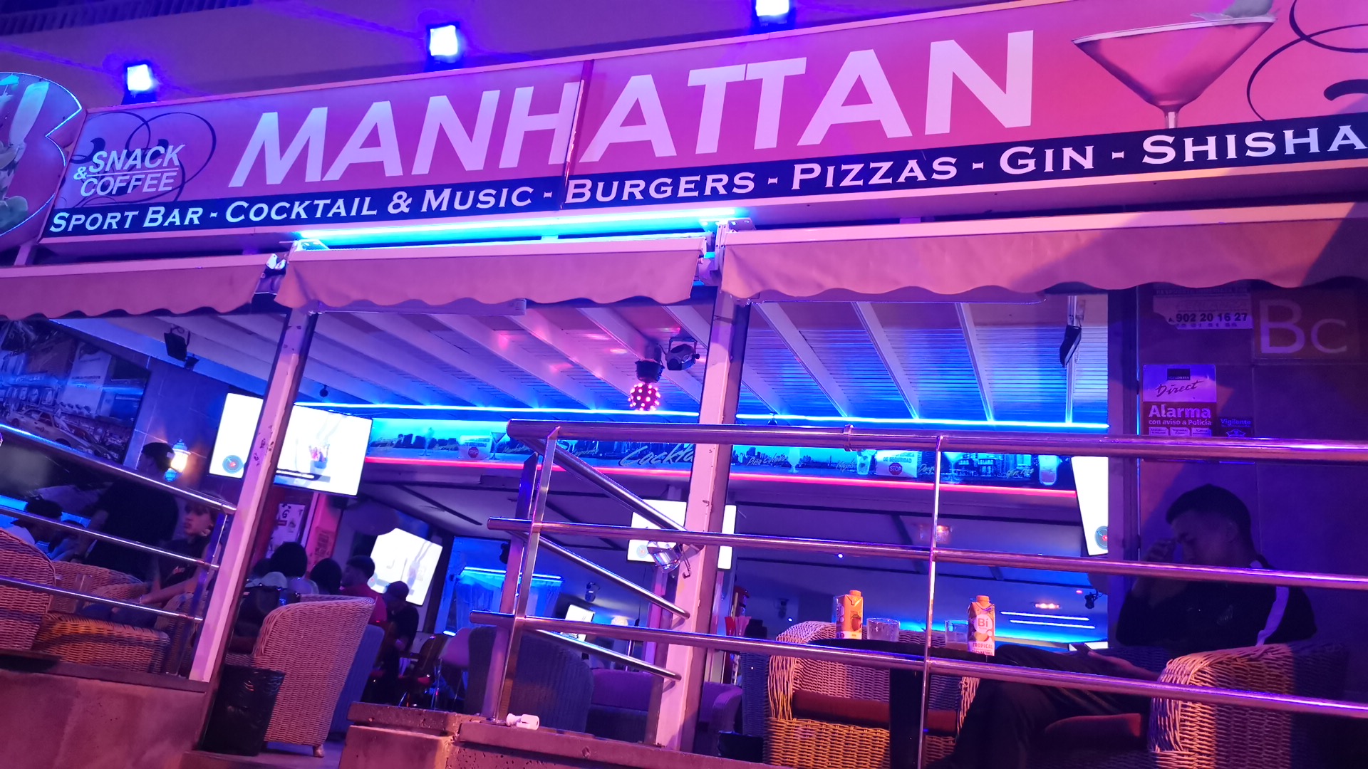 Manhattan Cocktail Bar