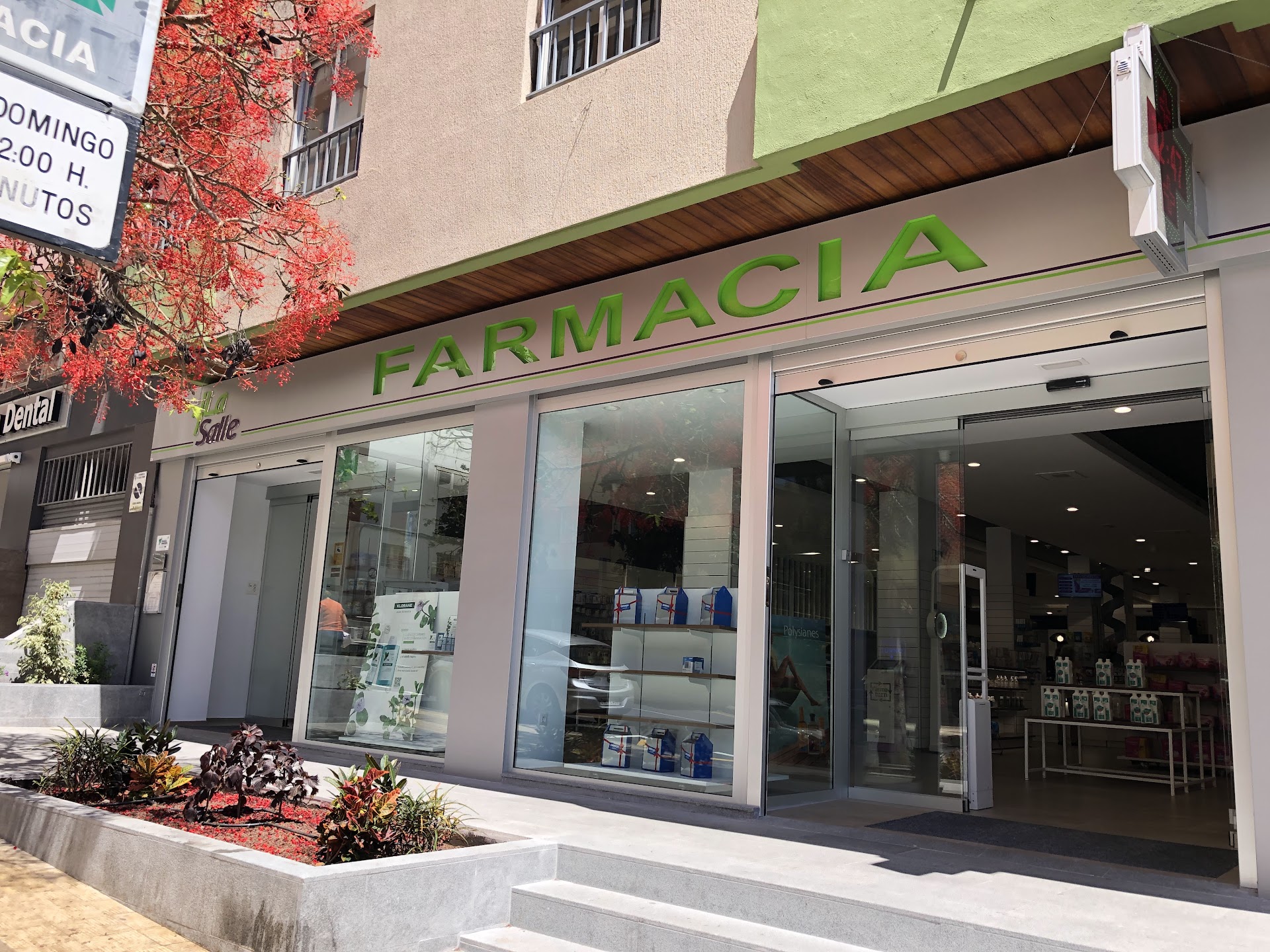 Farmacia M.ª Nieves Sicilia Cruz