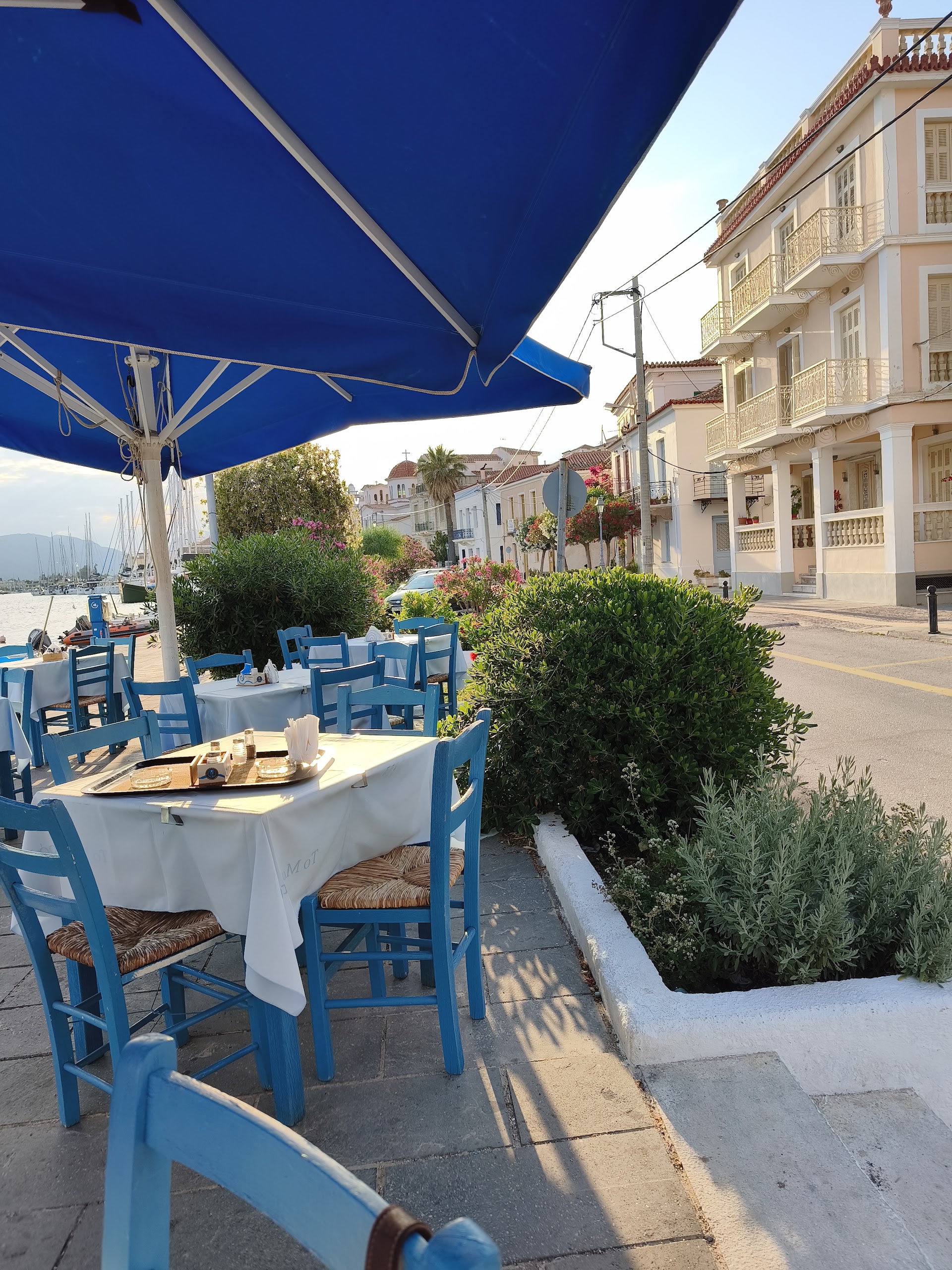 Maistrali Ouzeri-Restaurant "Antonis O Archontas"