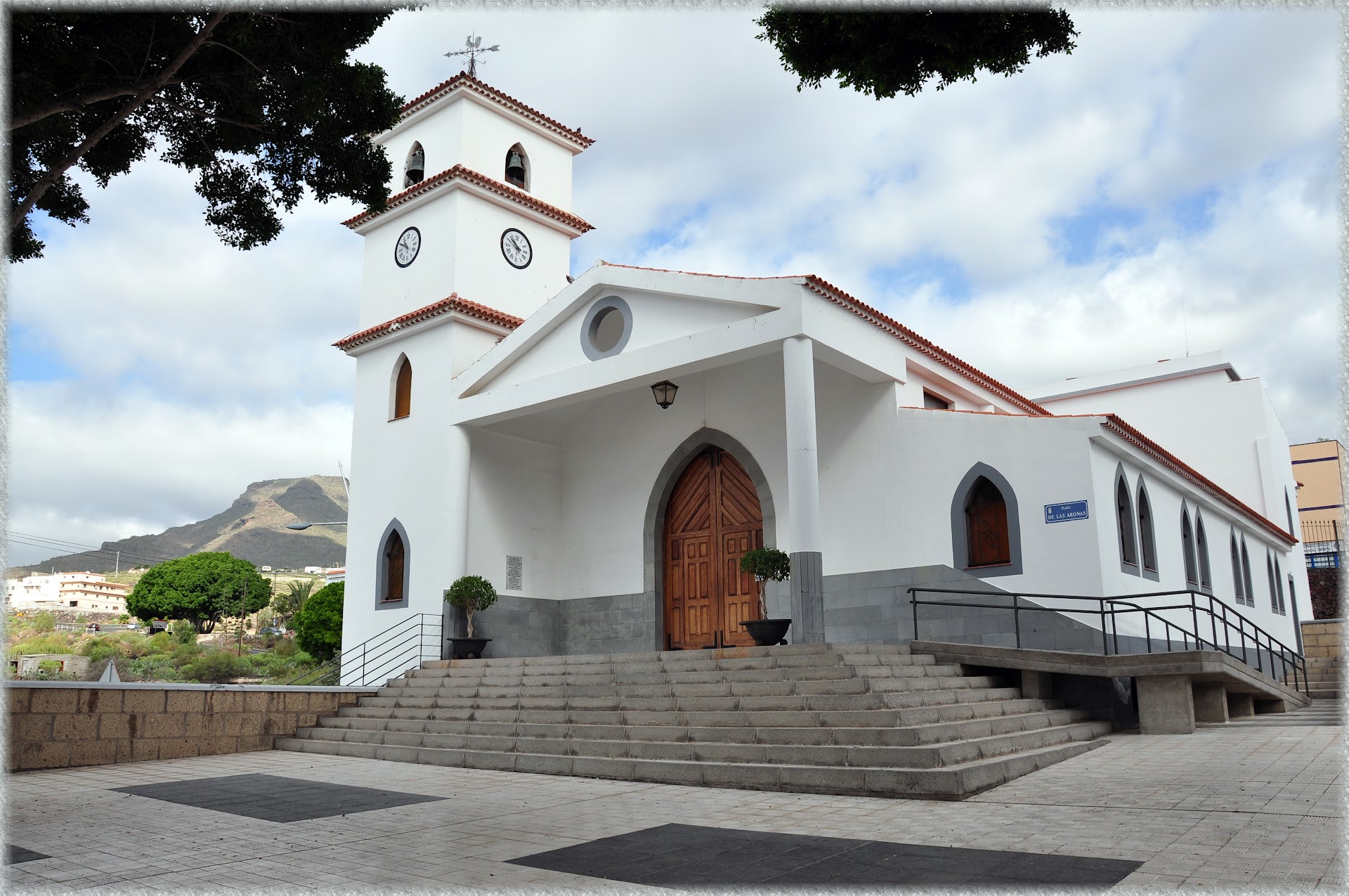 Parroquia Madre del Divino Pastor - La Camella