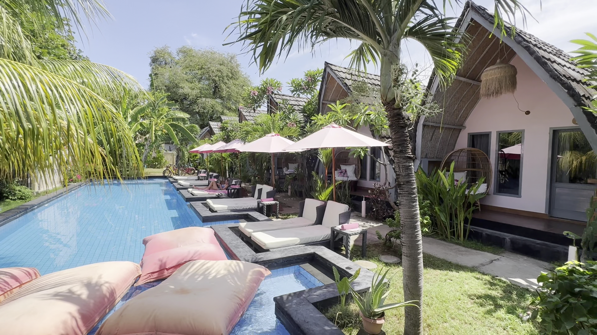 pink flamingo gili air