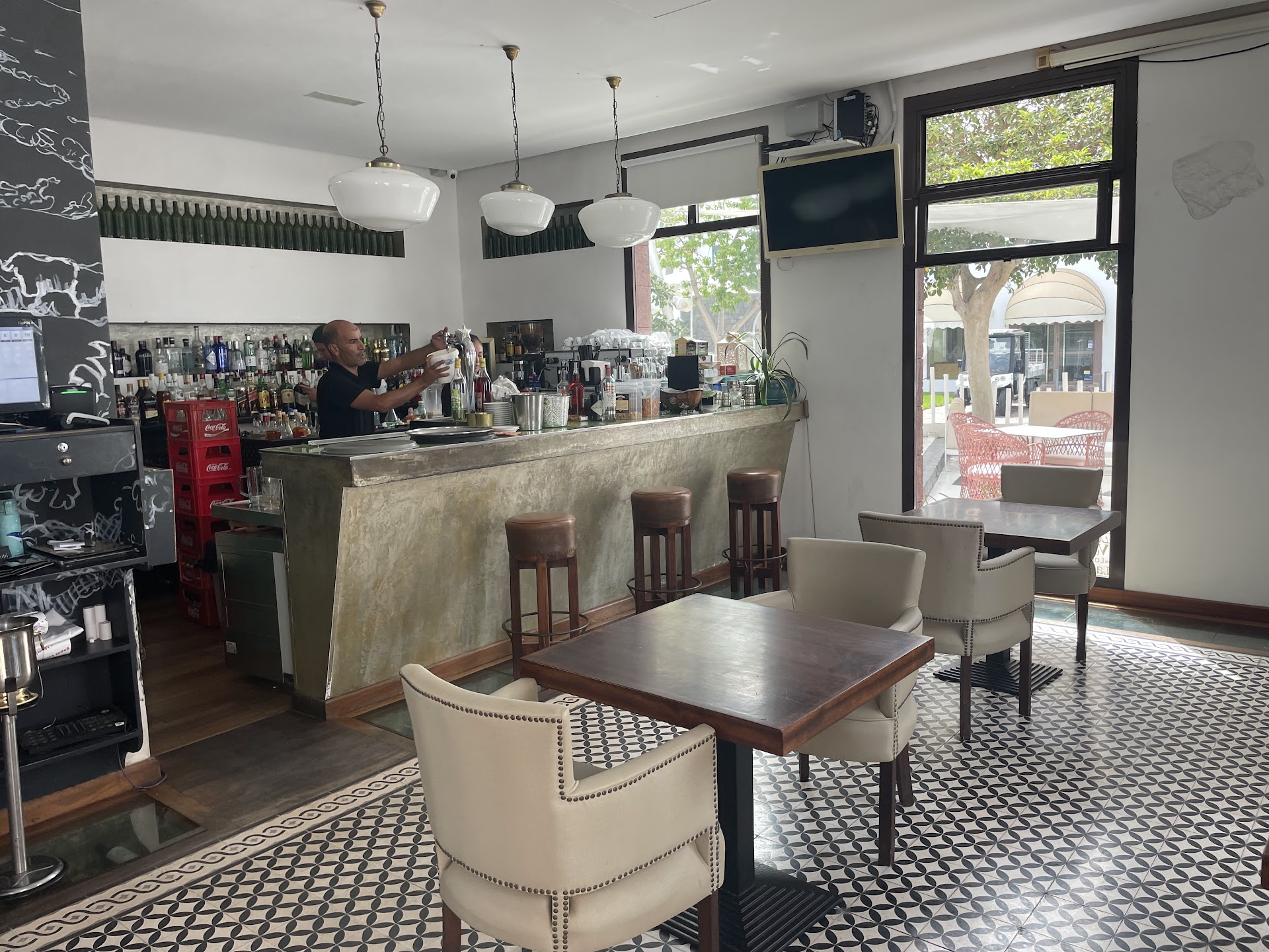 Bar Vino Blanco