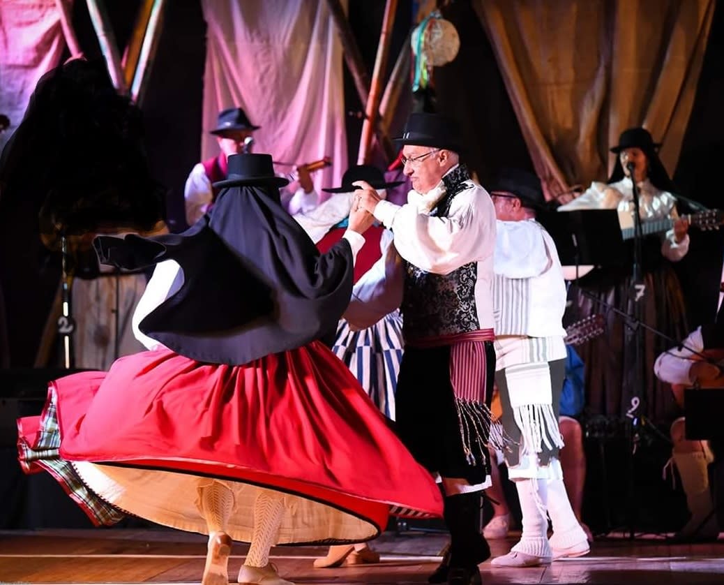 Agrup. Cultural Escuela Canaria de Baile AGÁLDAR
