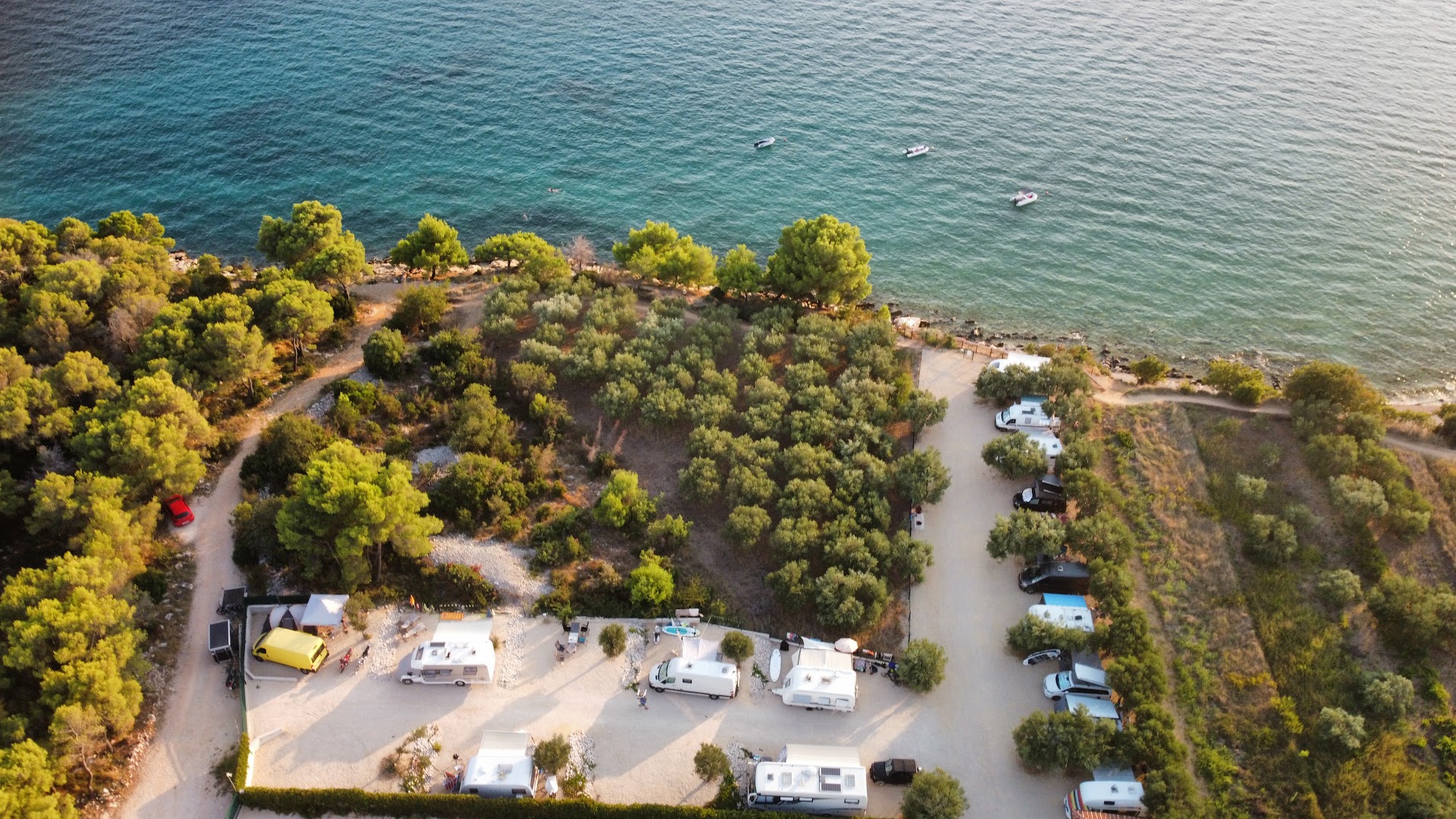 Hotels & Resorts in Betina