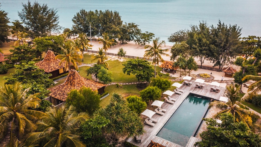 Desa Dunia Beda Beach Resort