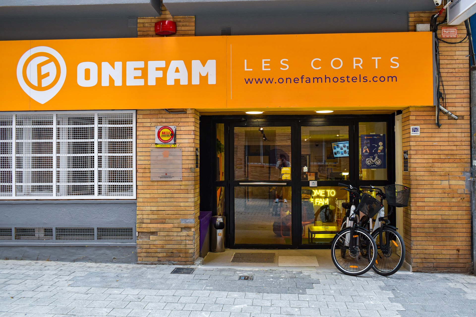 Onefam Les Corts Hostel Barcelona