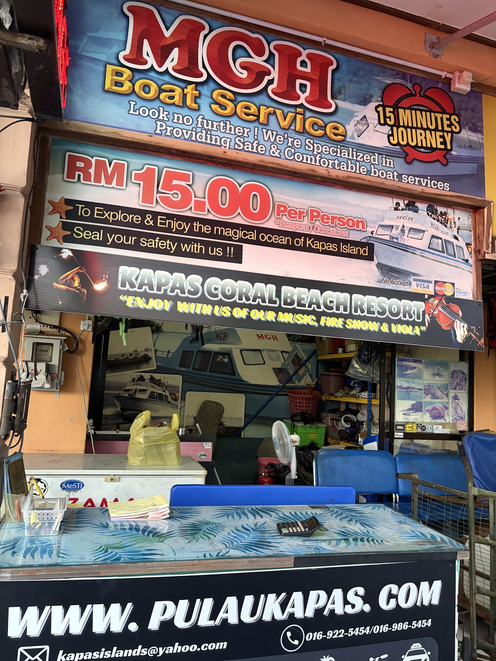 Yacht Charter in Kampung Kapas