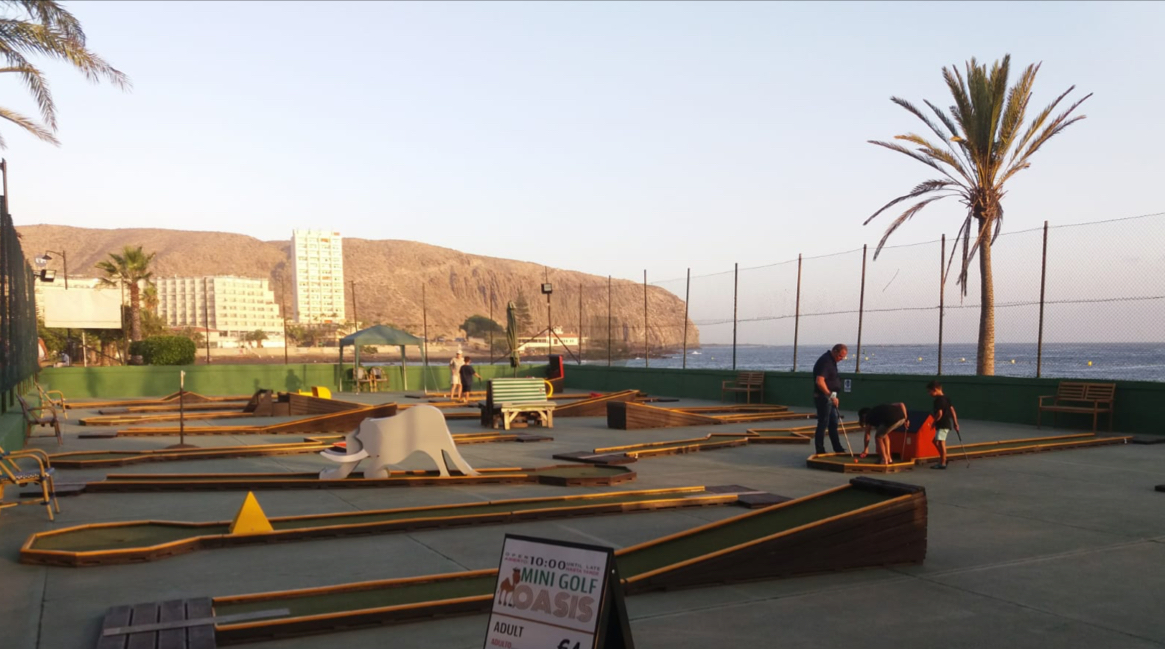 Oasis Mini Golf