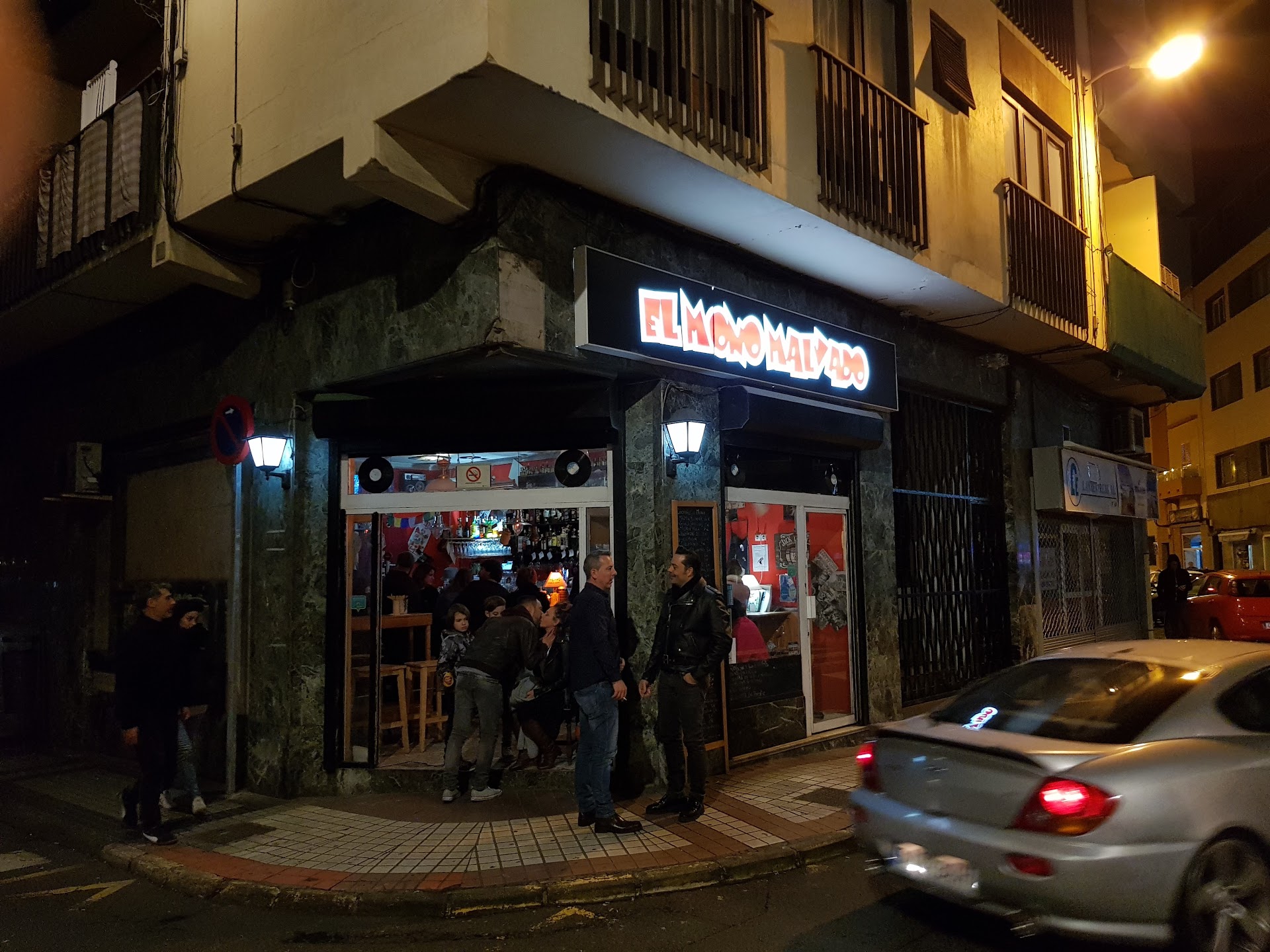 El mono malvado
