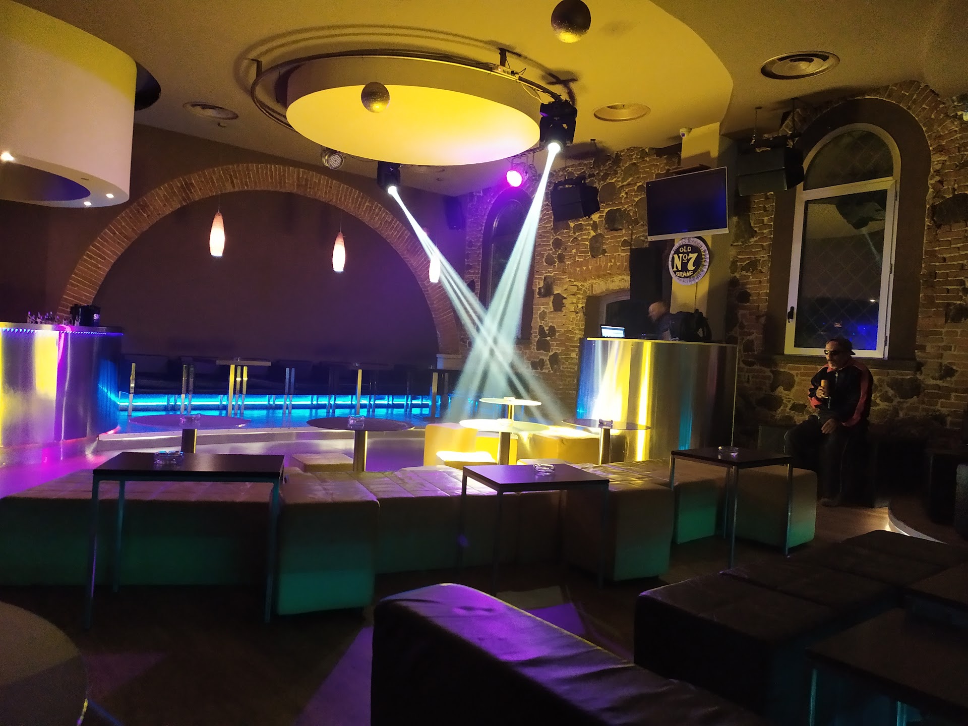 Meet Lounge Bar