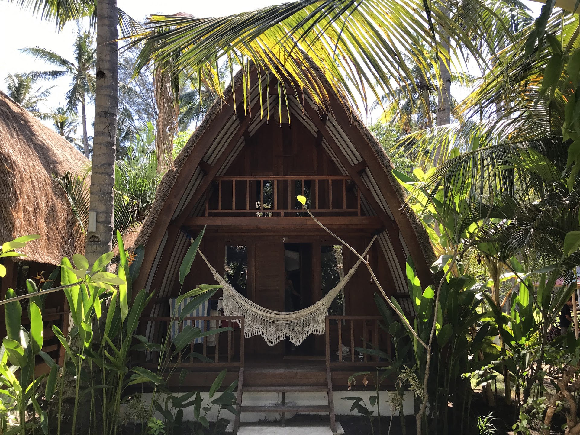 Island View Bar & Bungalow
