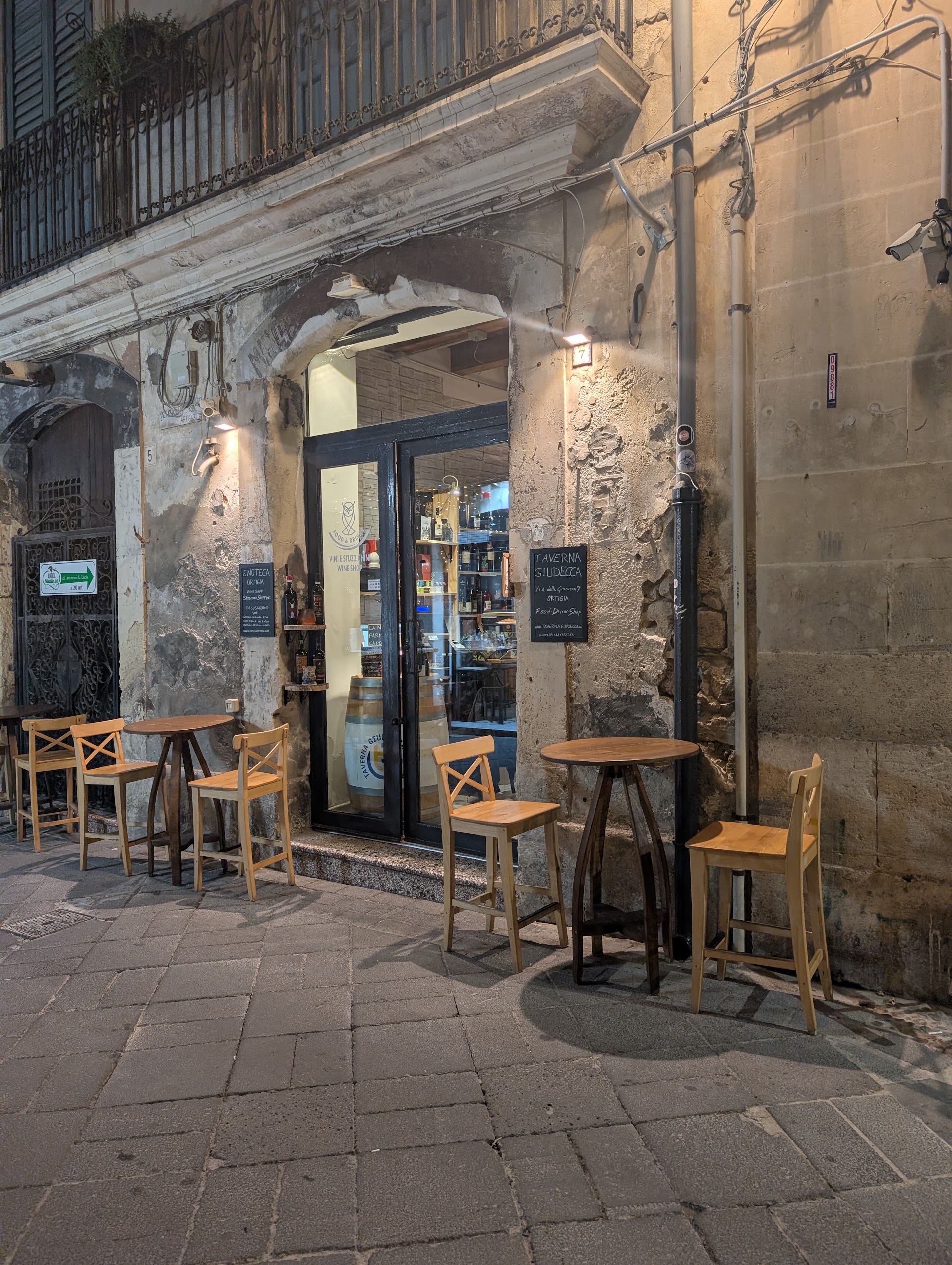 Enoteca taverna Ortigia Wine Shop Aperitivi e Degustazioni