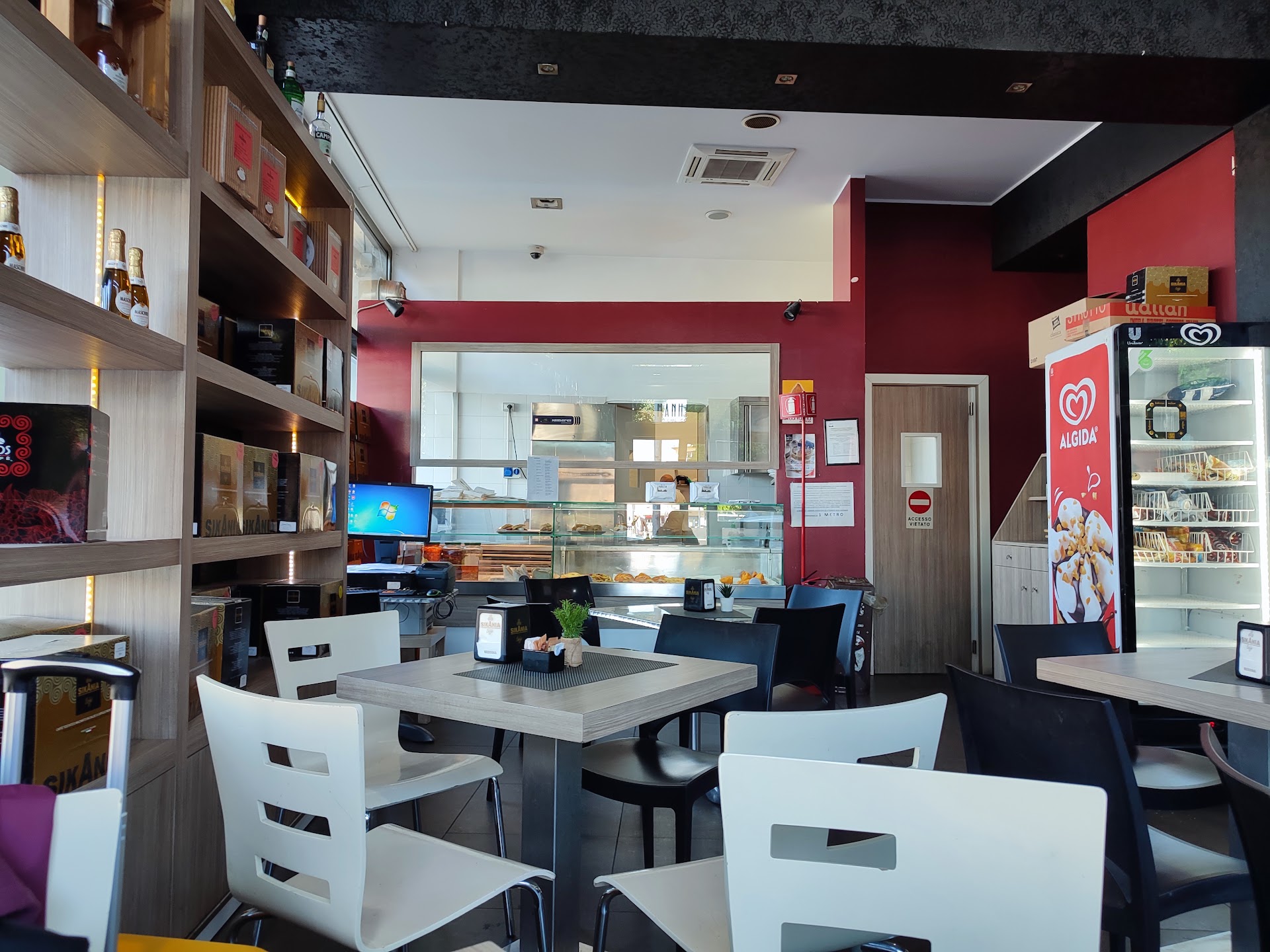 Central Bar
