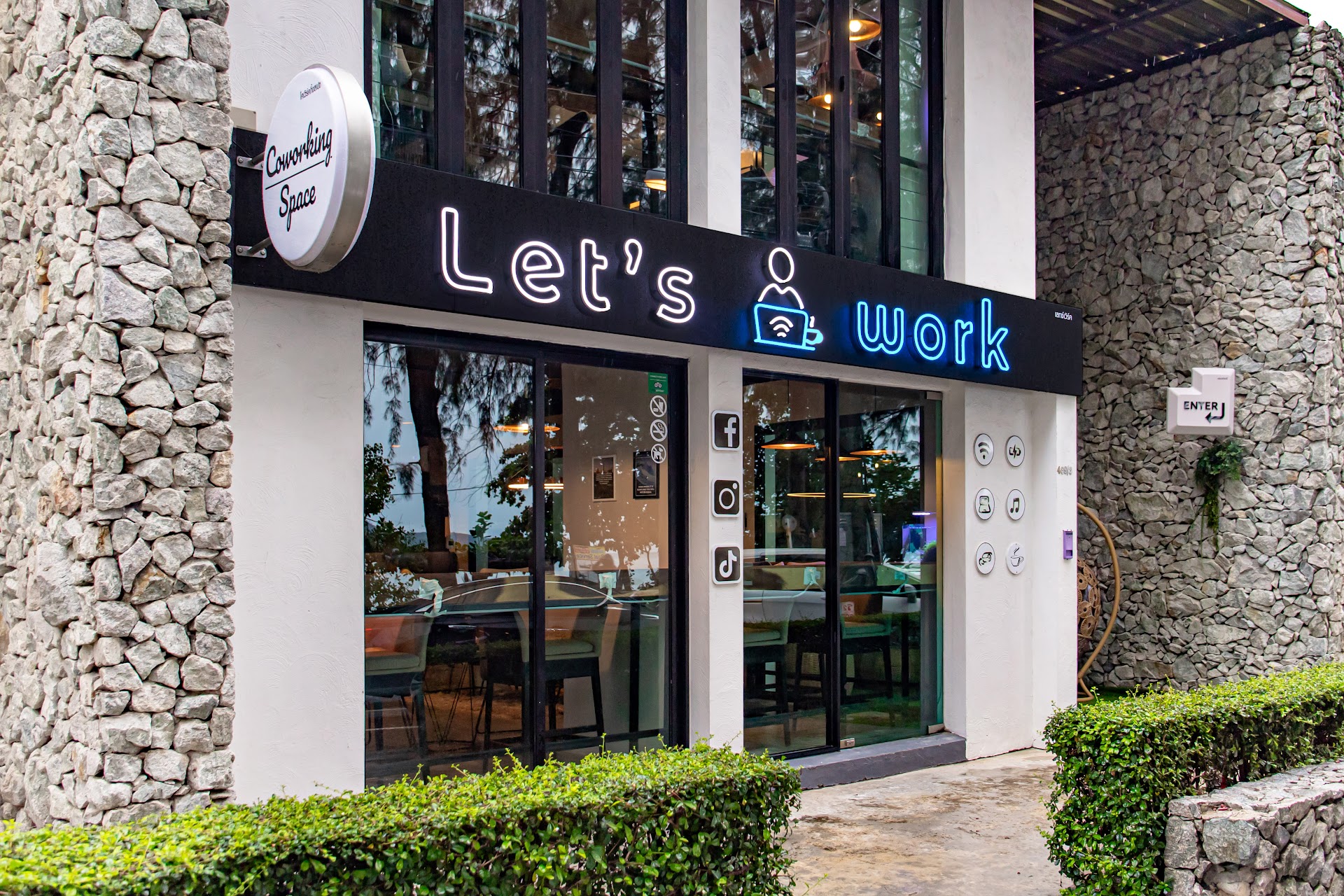 Coworking Spaces in Pasai Beach