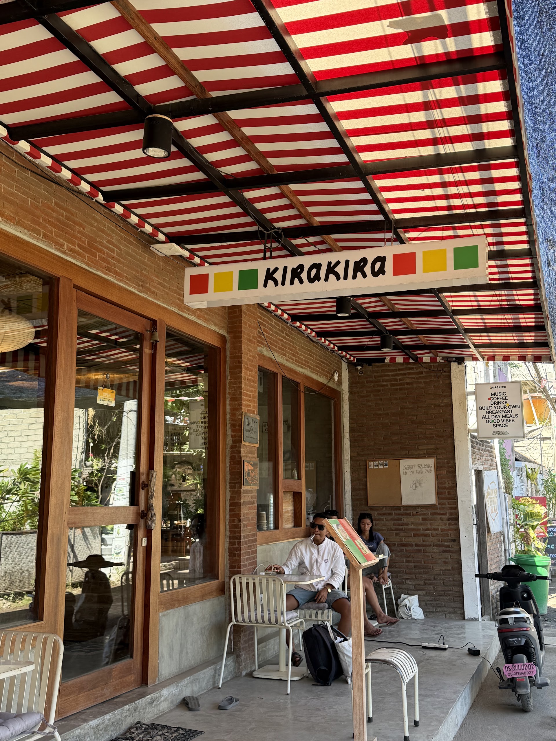 KIRAKIRA ALL DAY LISTENING CAFE