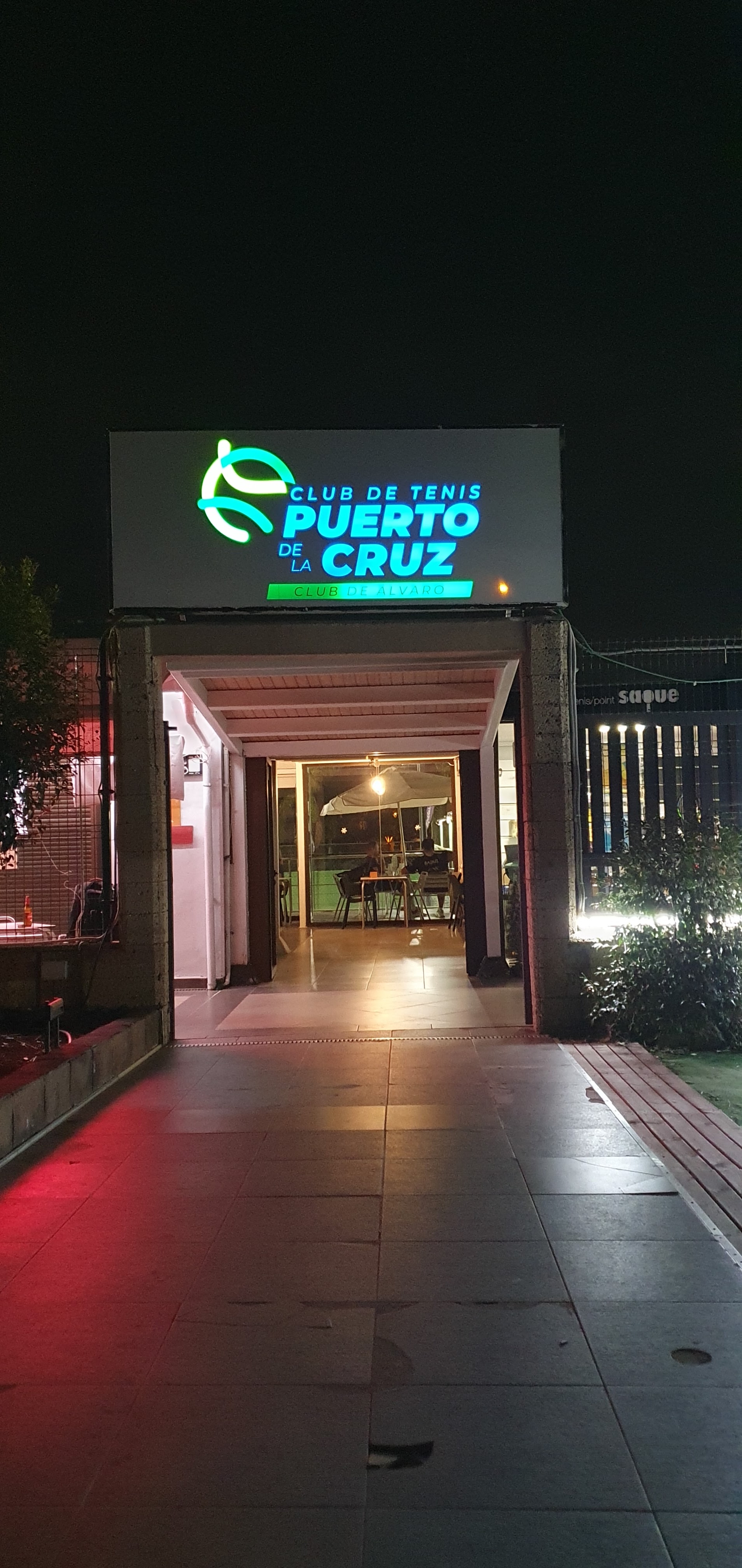 EL BAR DEL CLUB