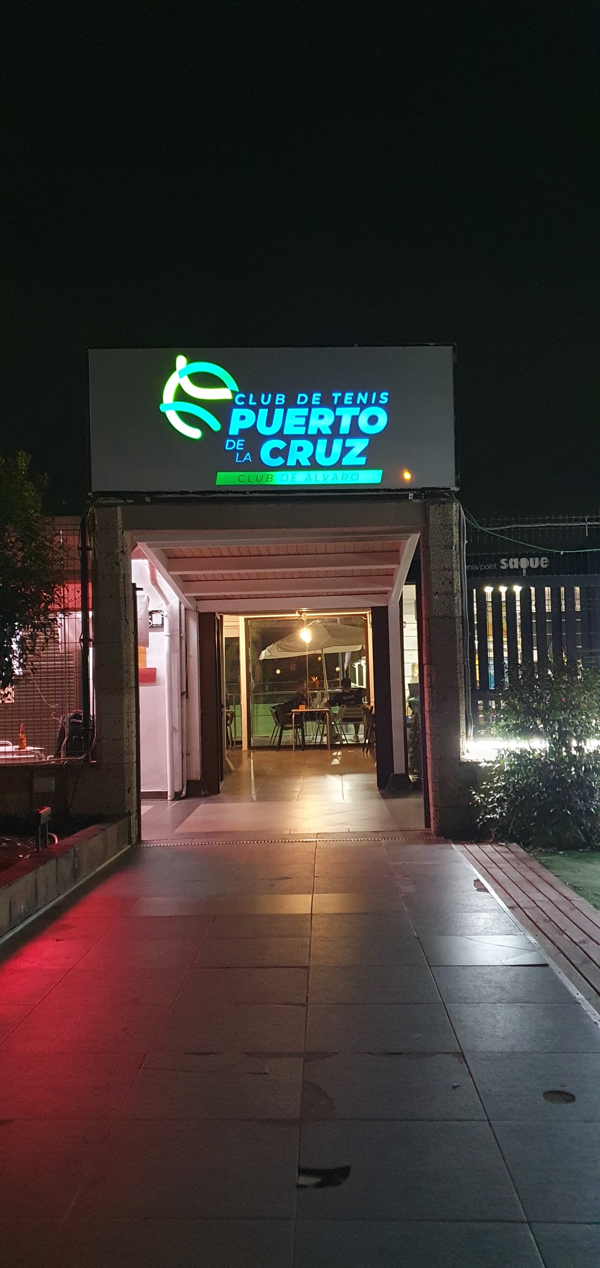 EL BAR DEL CLUB