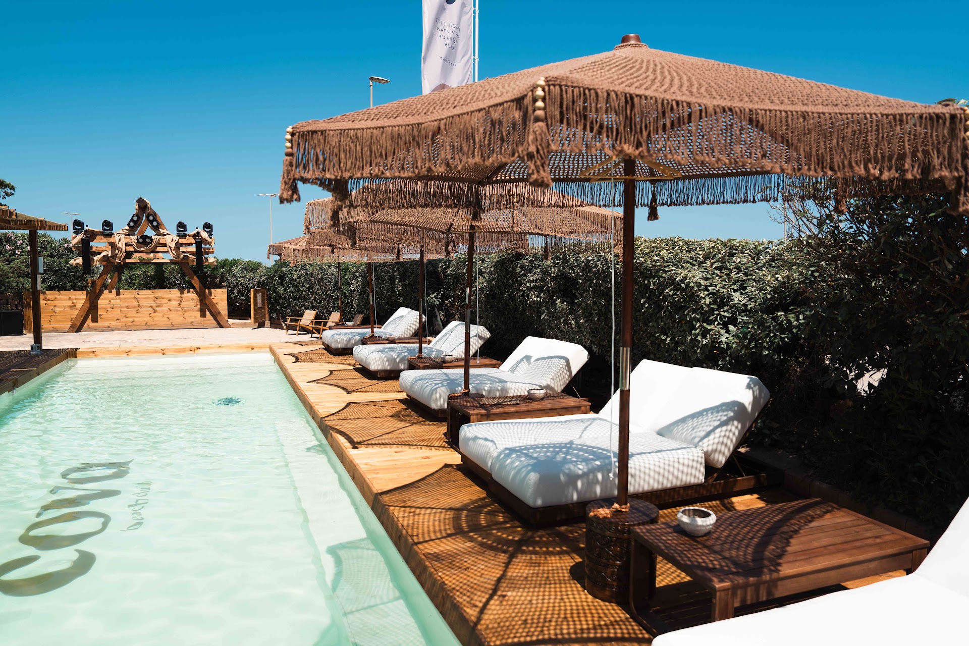 Cova Beach Club