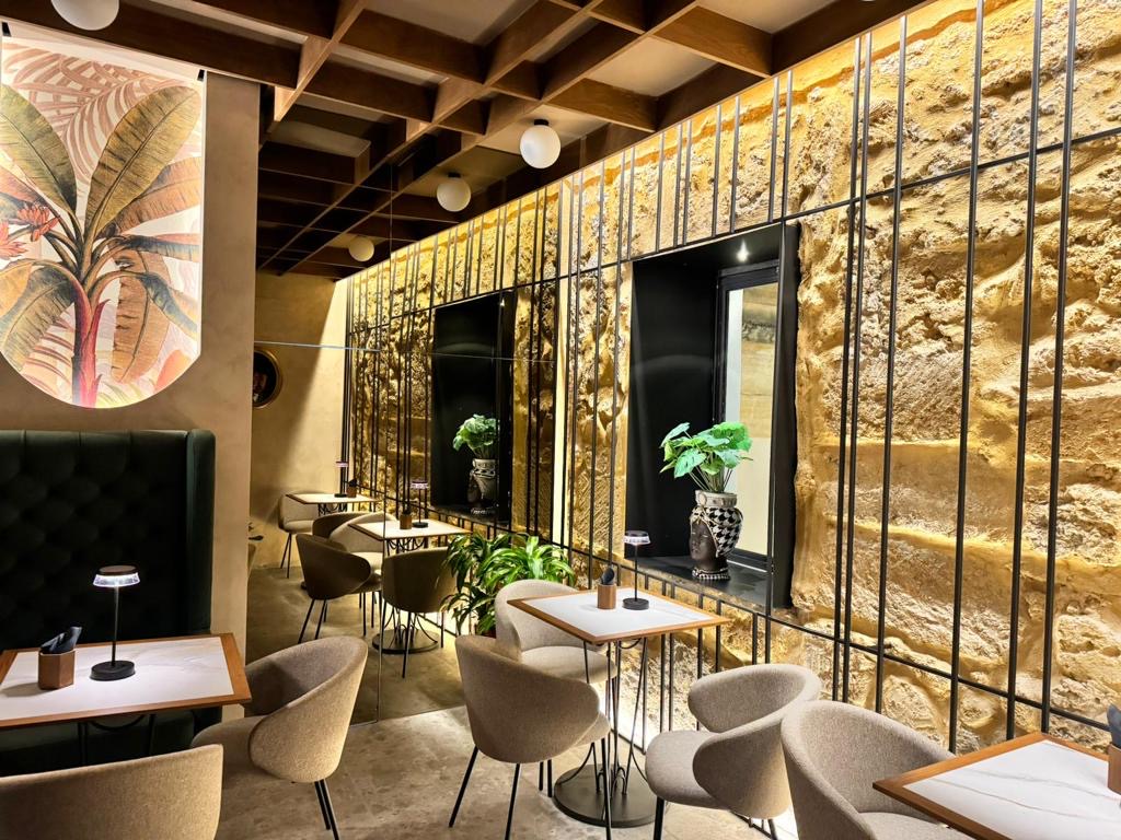 Chapeau Lounge Bar