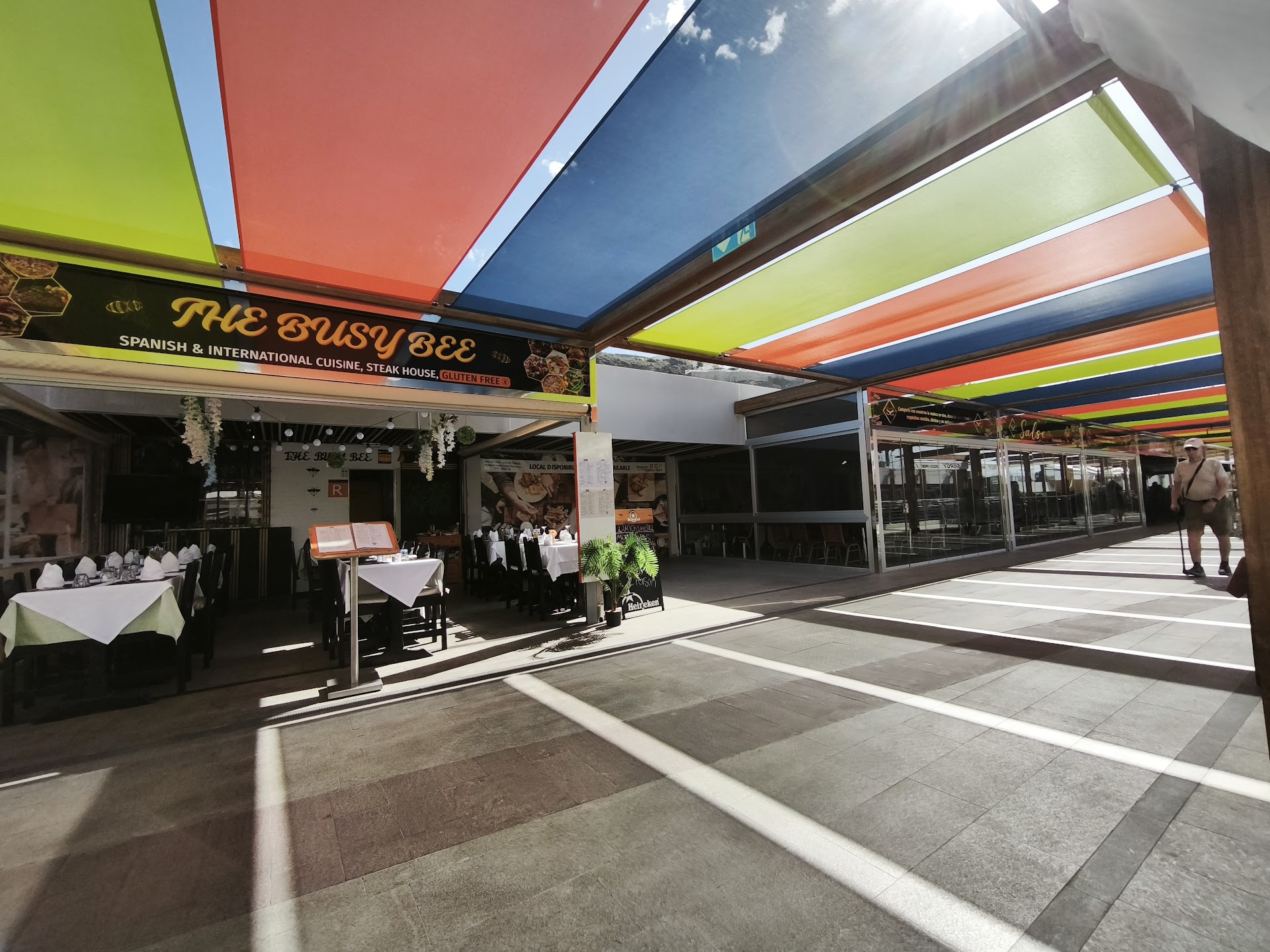 THE BUSY BEE RESTAURANT & BAR