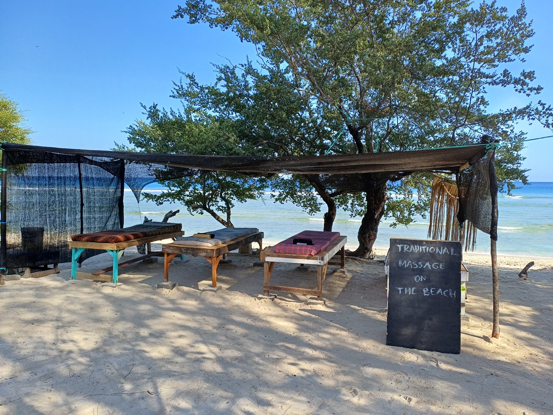 Traditional Beach Massage by Marr