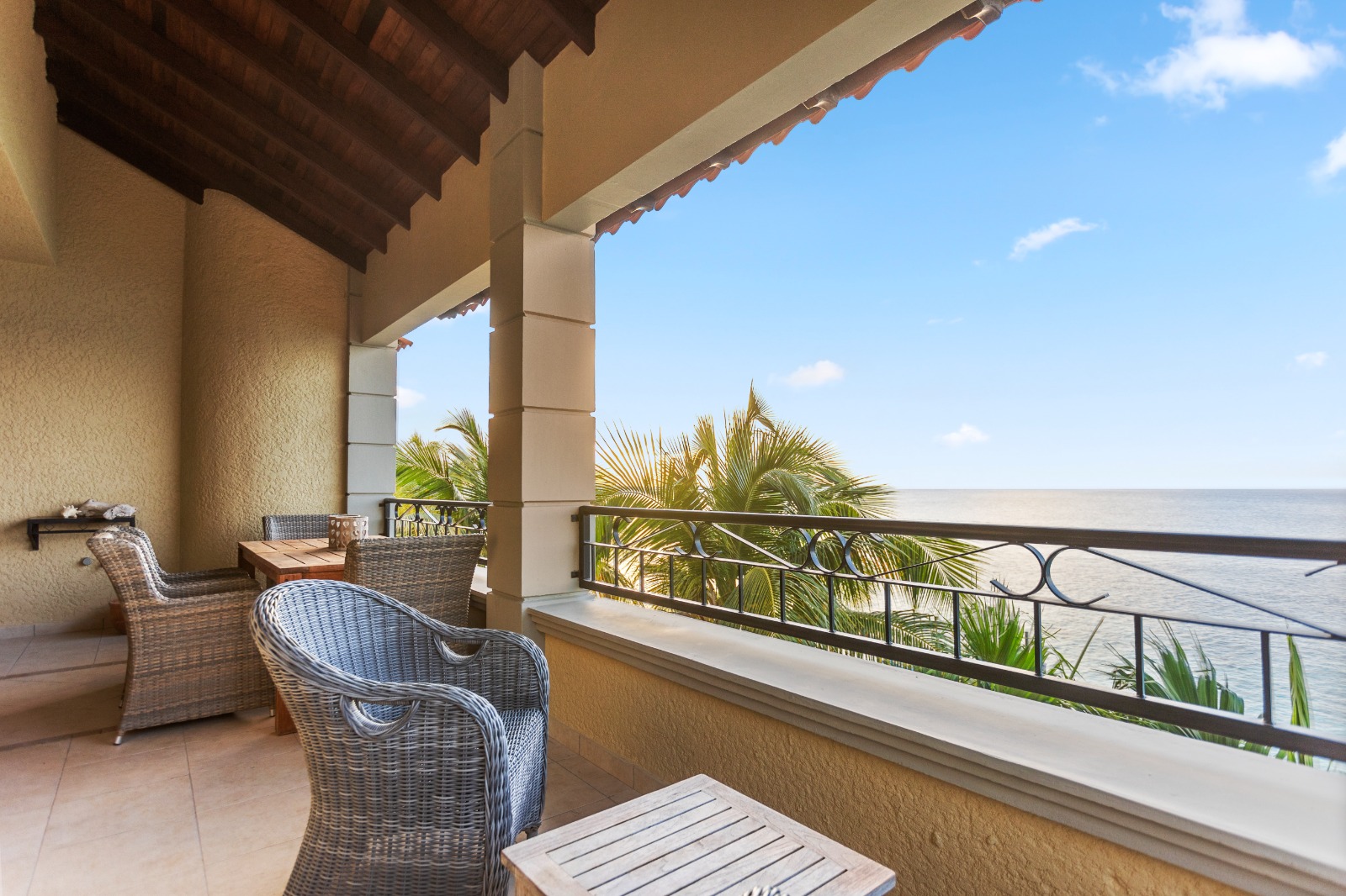 The Bellafonte Bonaire - Luxury Oceanfront Hotel