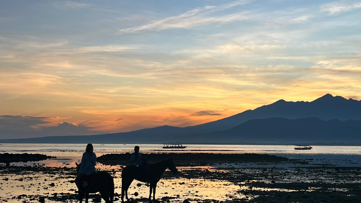 Gili Air Sunrise & Sunset Horse Riding