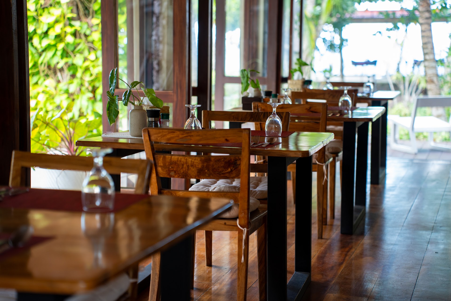 PYGMY Beachfront Restaurant