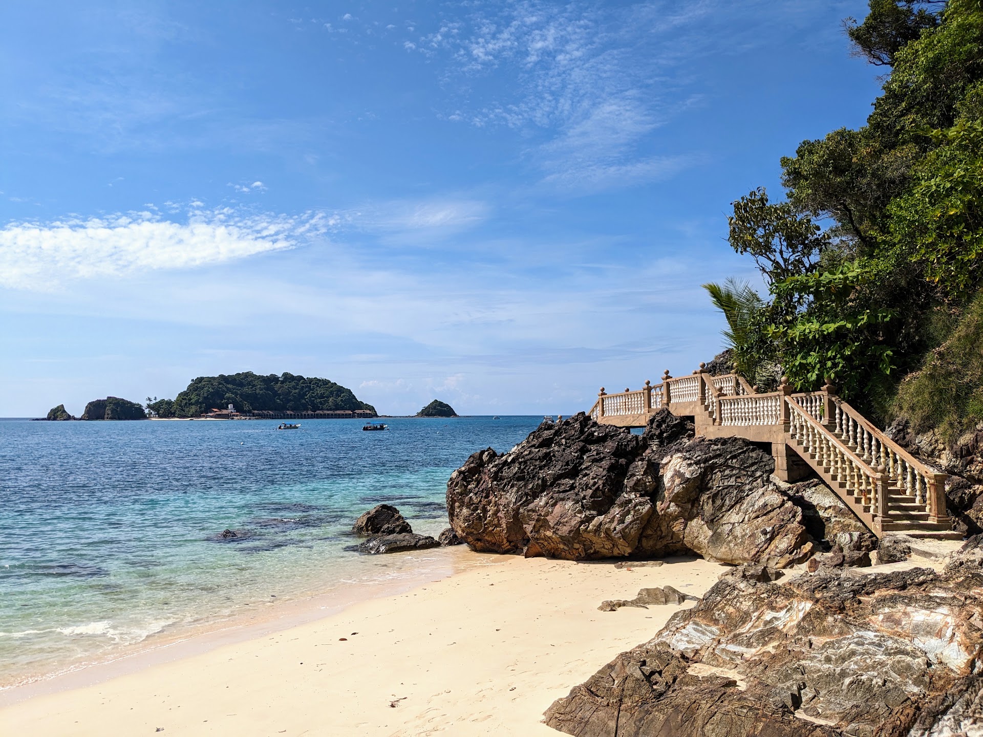 Language Schools in Kapas Island